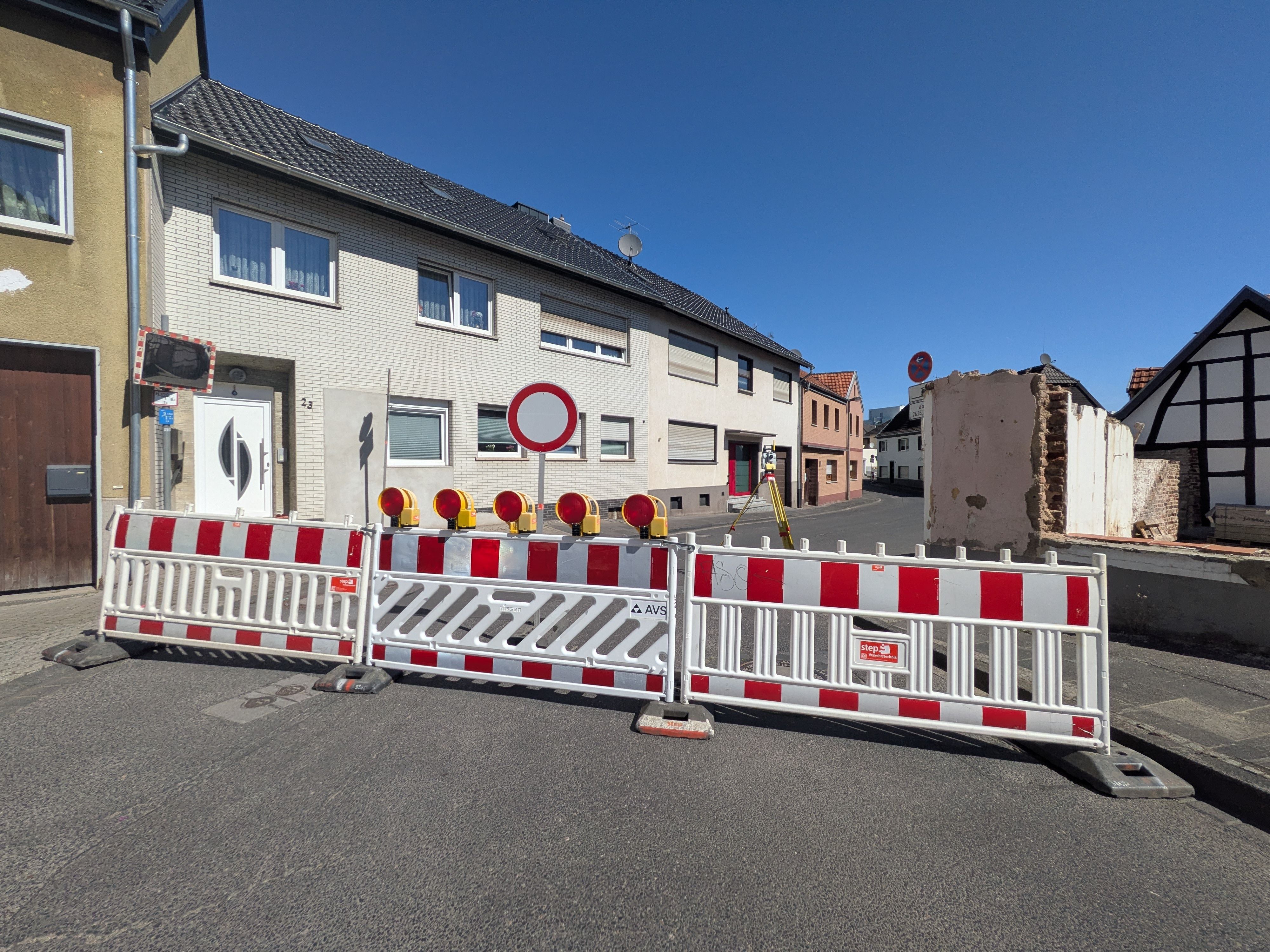 Die Sperrung der Kronenstraße für den Durchgangsverkehr ist auch für die Anwohner ein Problem.