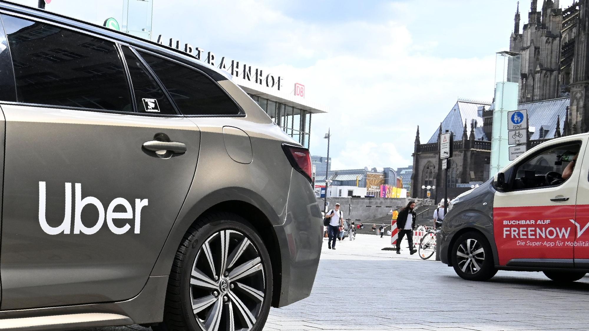 Ab heute gelten Mindestpreise für Mietwagenfahrten in Köln, auch Taxifahrten sind teurer geworden.