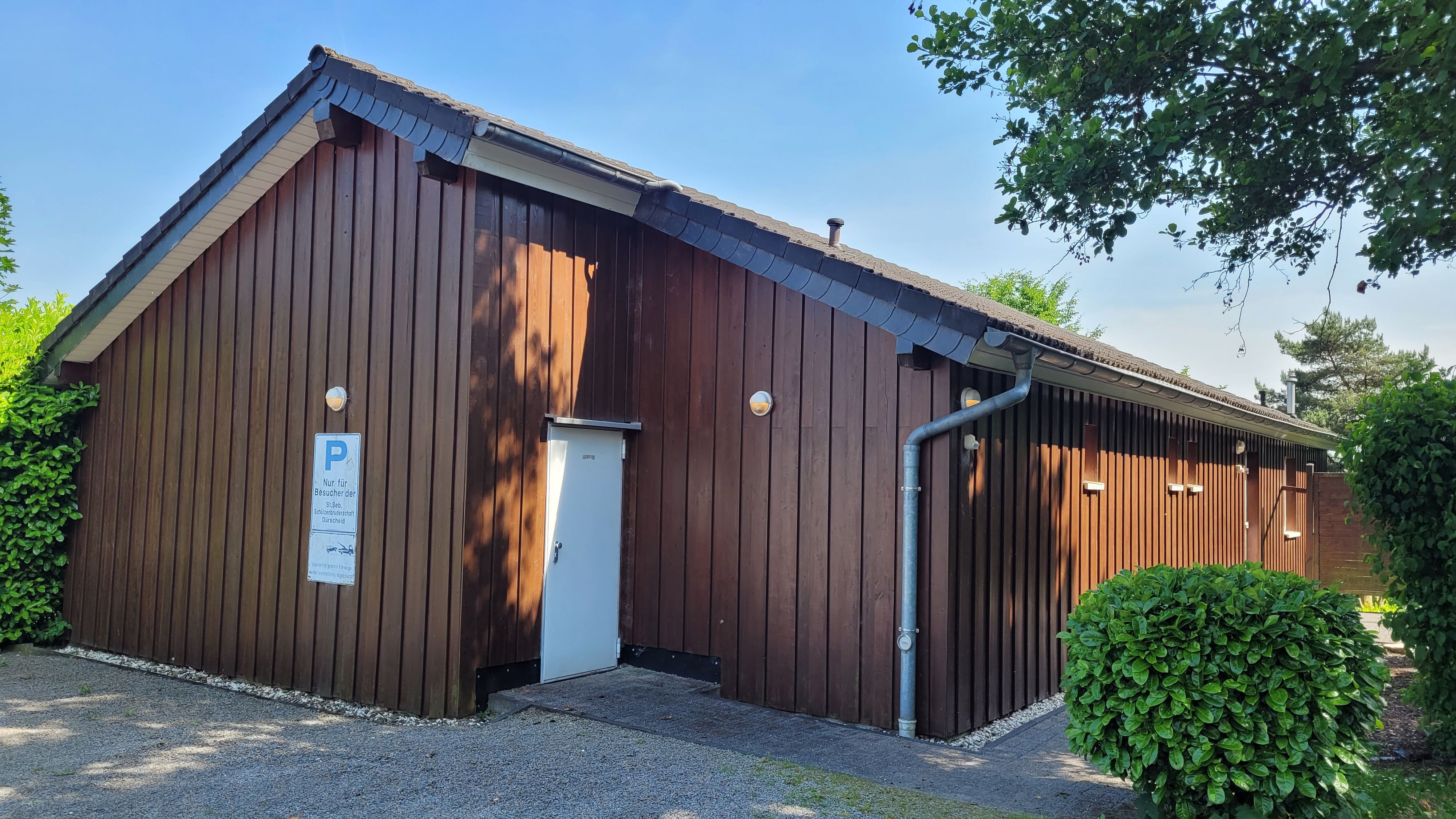 Das Foto zeigt das Schützenheim in Dürscheid