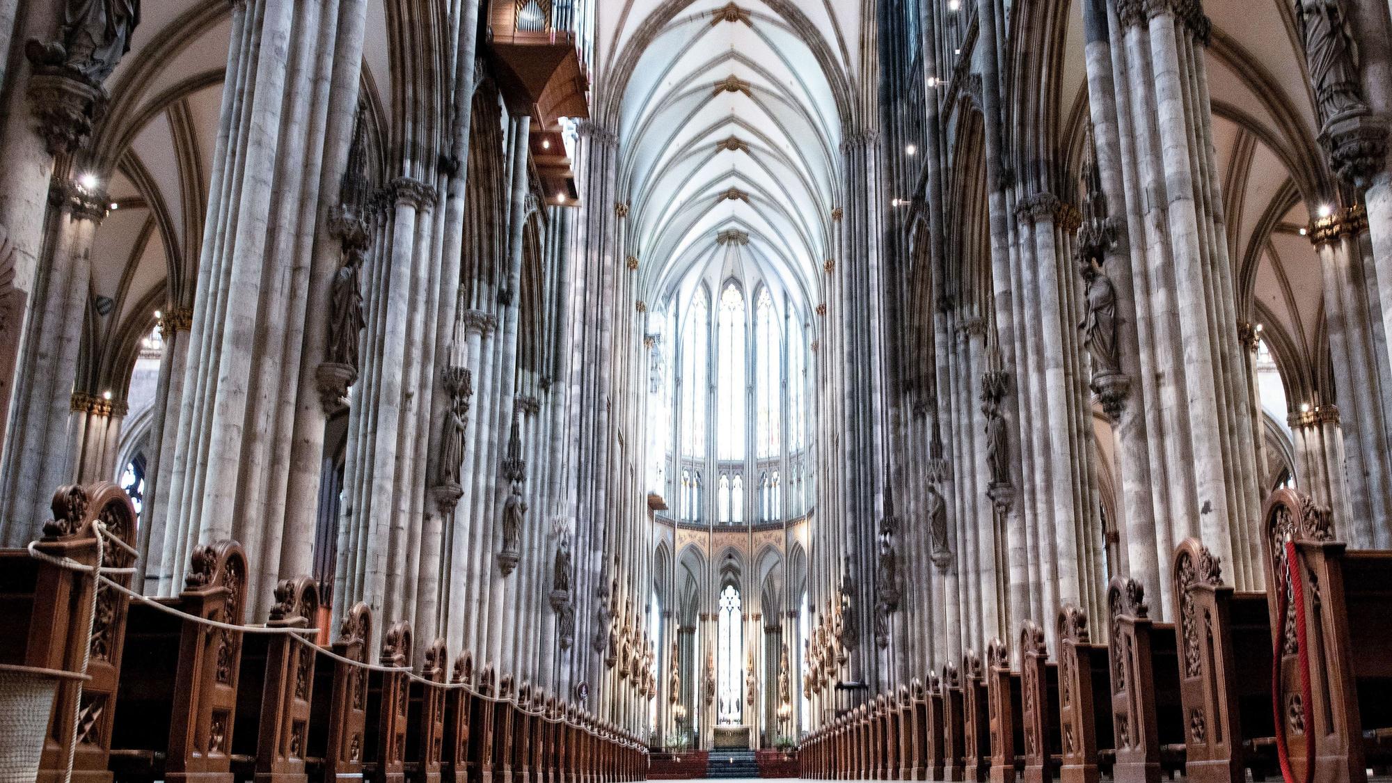 Blick in den Innenraum des Kölner Doms