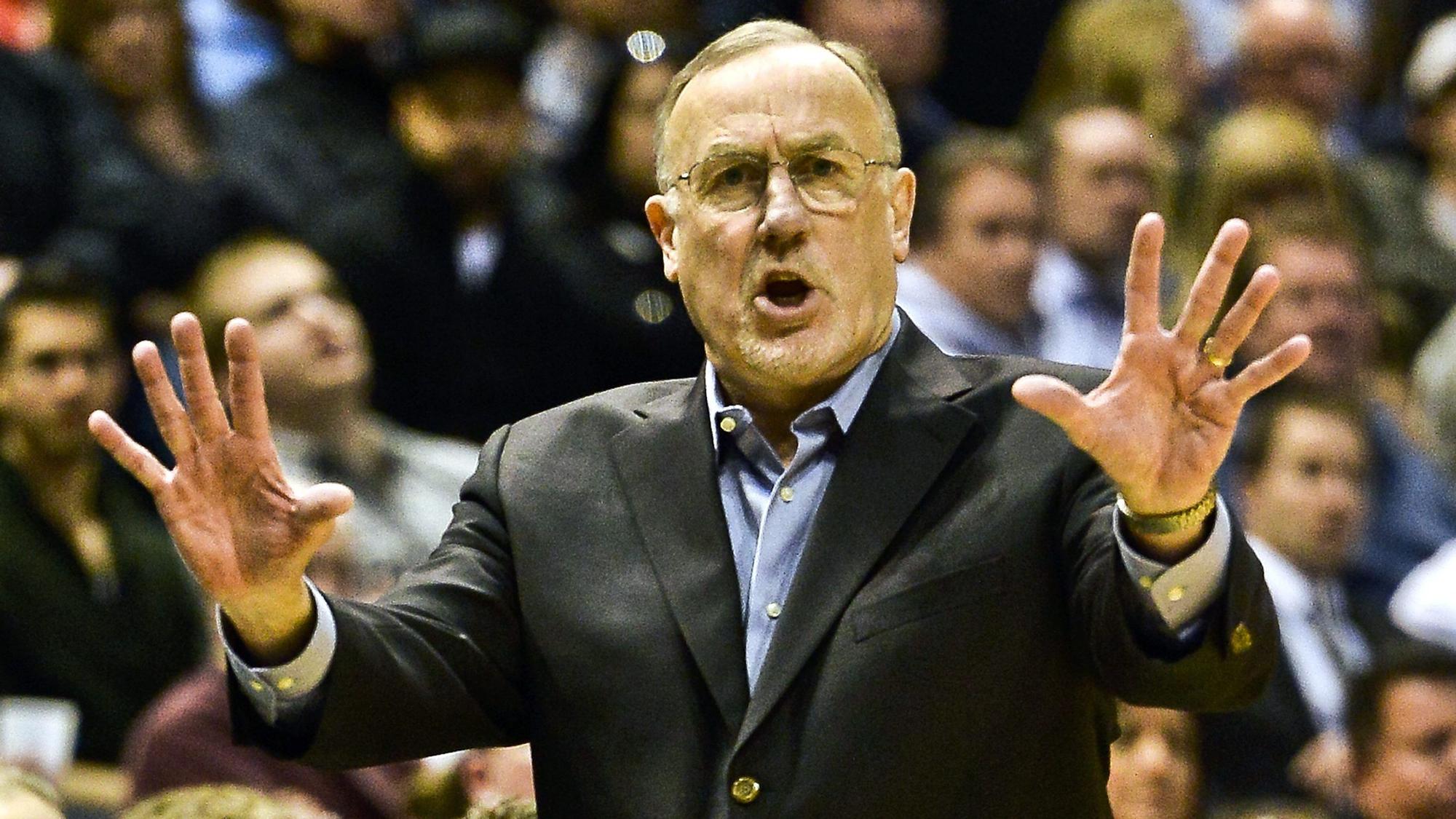 Rick Adelman während eines NBA-Spiels als Cheftrainer der Minnesota Timberwolves