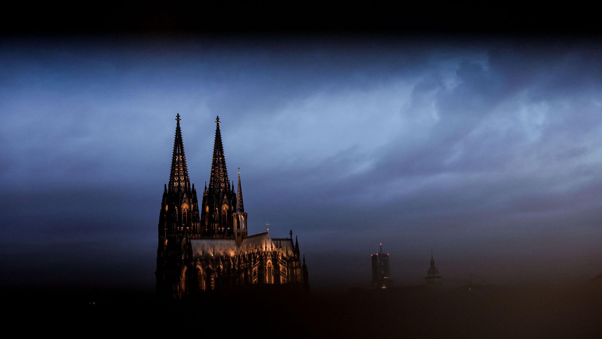 Der Kölner Dom kostet bald zwölf Euro Eintritt. (Archivbild)
