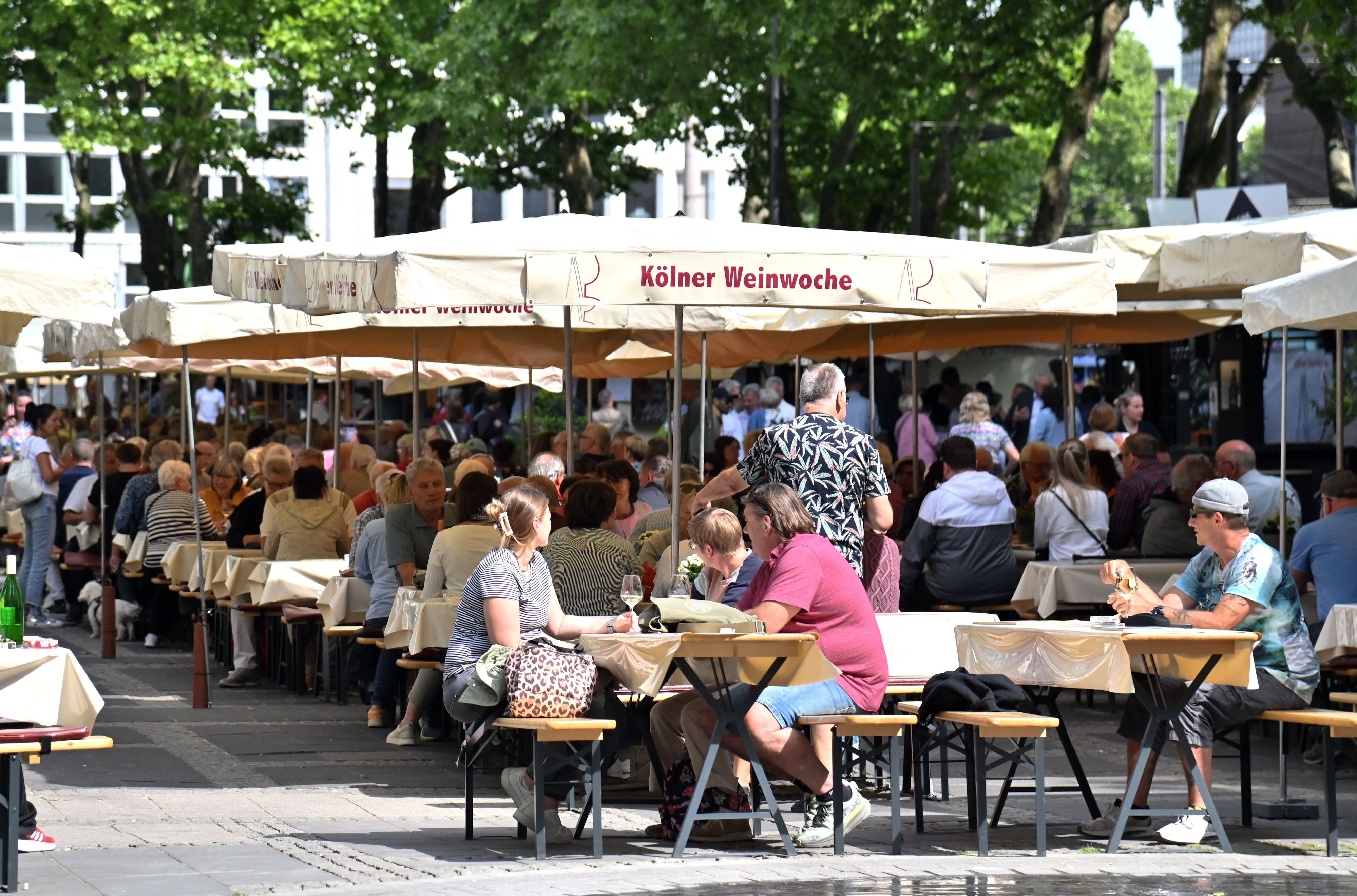 Die Weinwoche macht auch in diesem Jahr auf dem Kölner Neumarkt Halt.