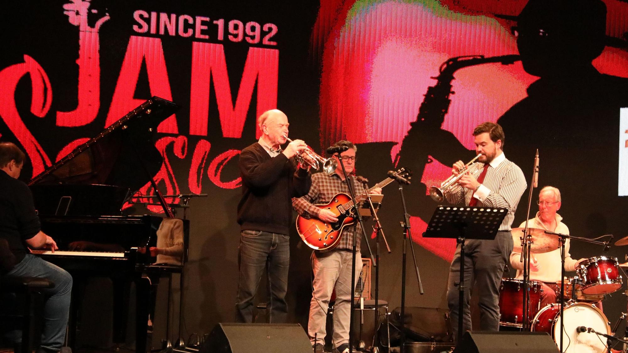 Das Foto zeigt eine Jam-Session in der Drahtzieherei in Wipperfürth.
