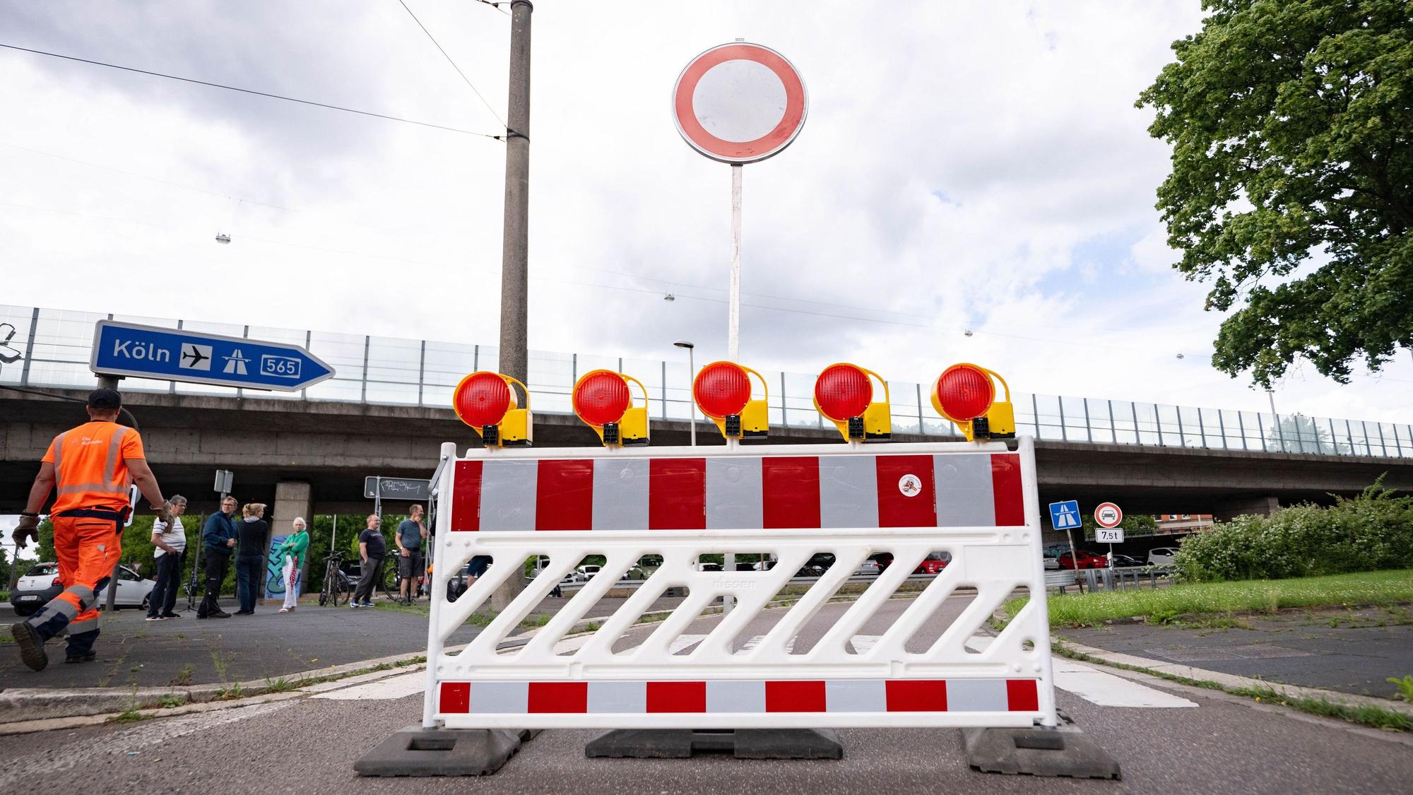 Die Bonner Nordbrücke ist gesperrt worden.