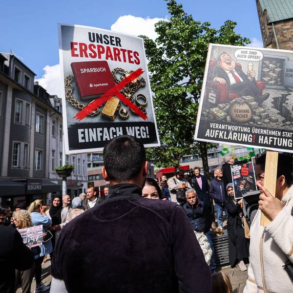 Protestkundgebung zum Sparkasseneinbruch in Gelsenkirchen