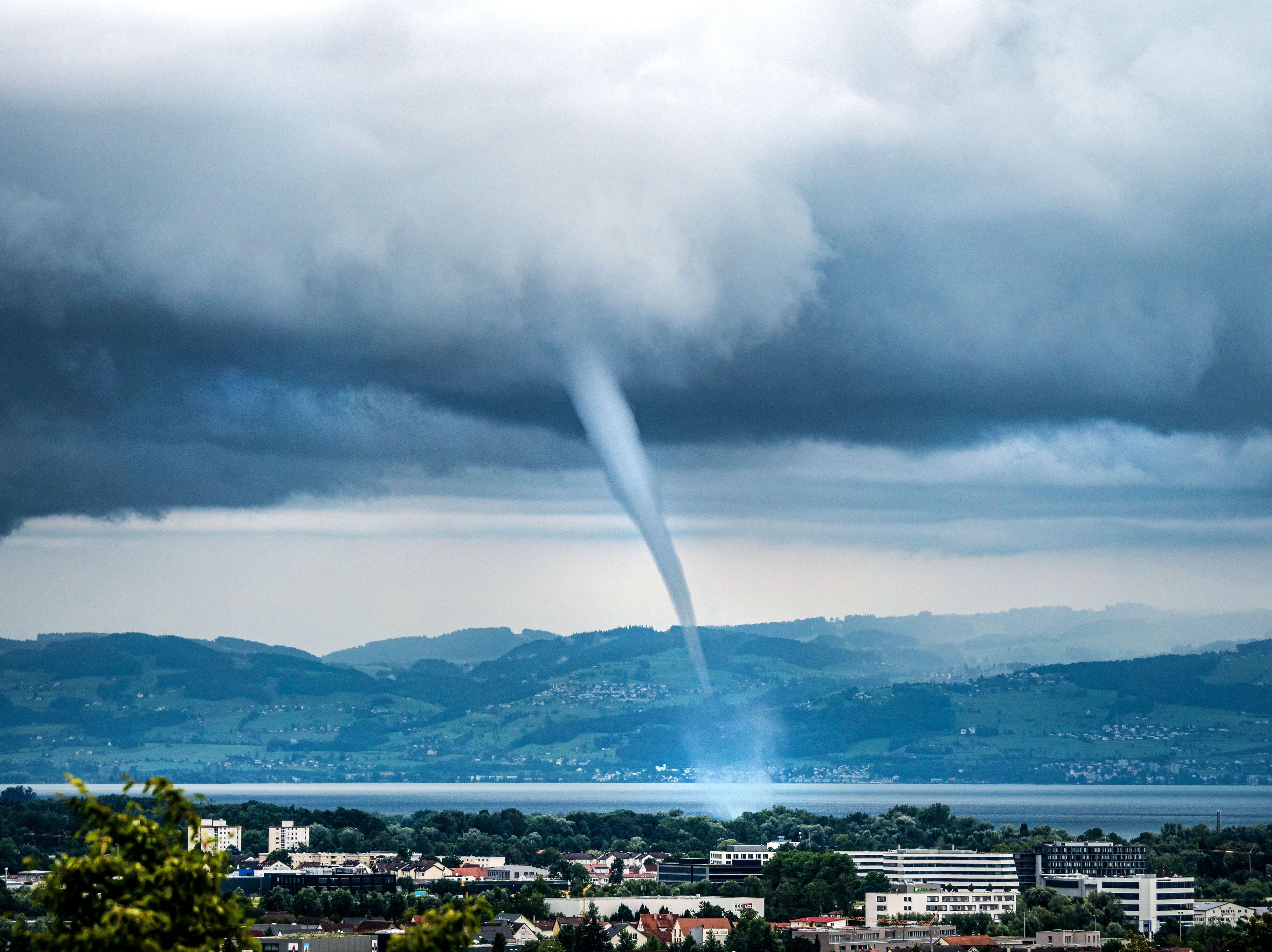Tornados entstehen meist im Zusammenhang mit Gewittern und sind schwer vorherzusagen.