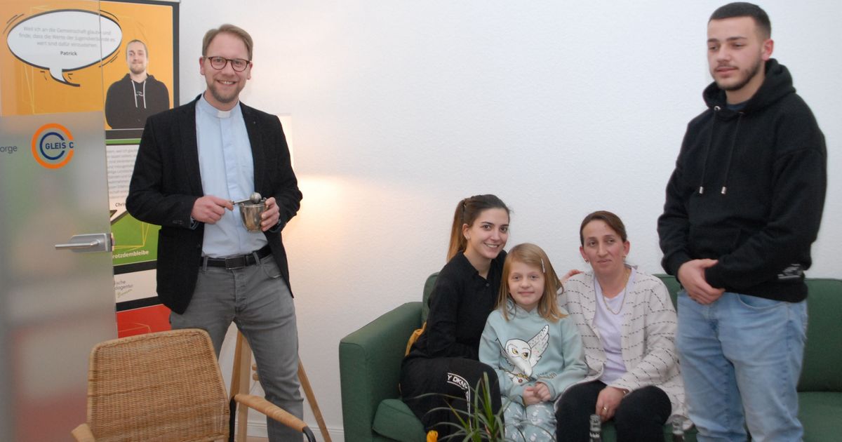Katholische-Kirche-Tobias-Schwaderlapp-wird-Leitender-Pfarrer-in-Euskirchen