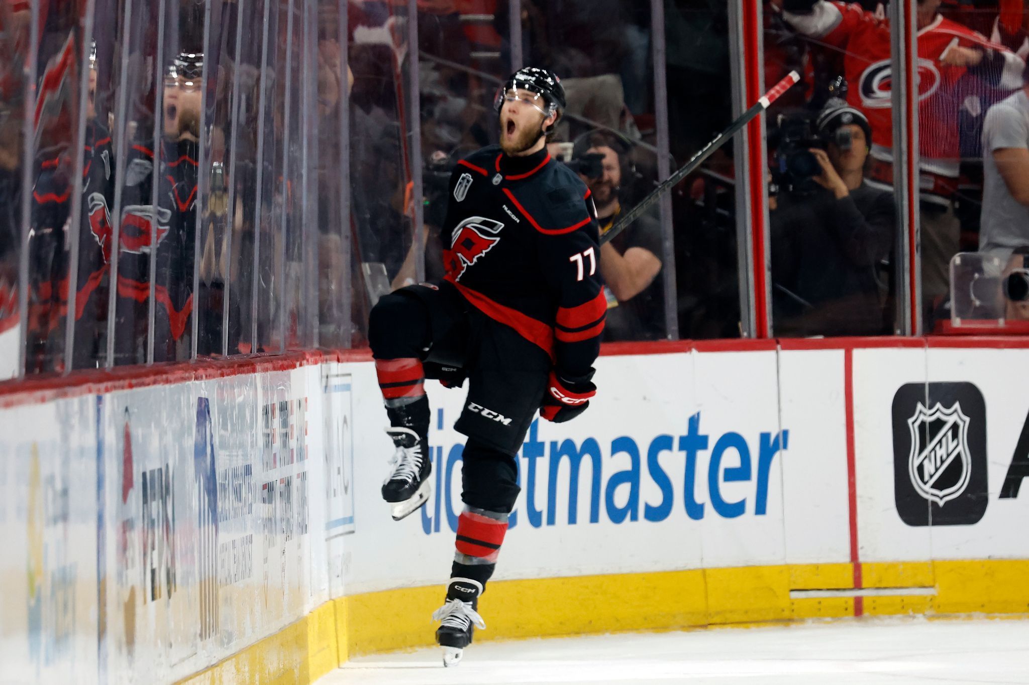 Carolina Hurricanes - Vegas Golden Knights