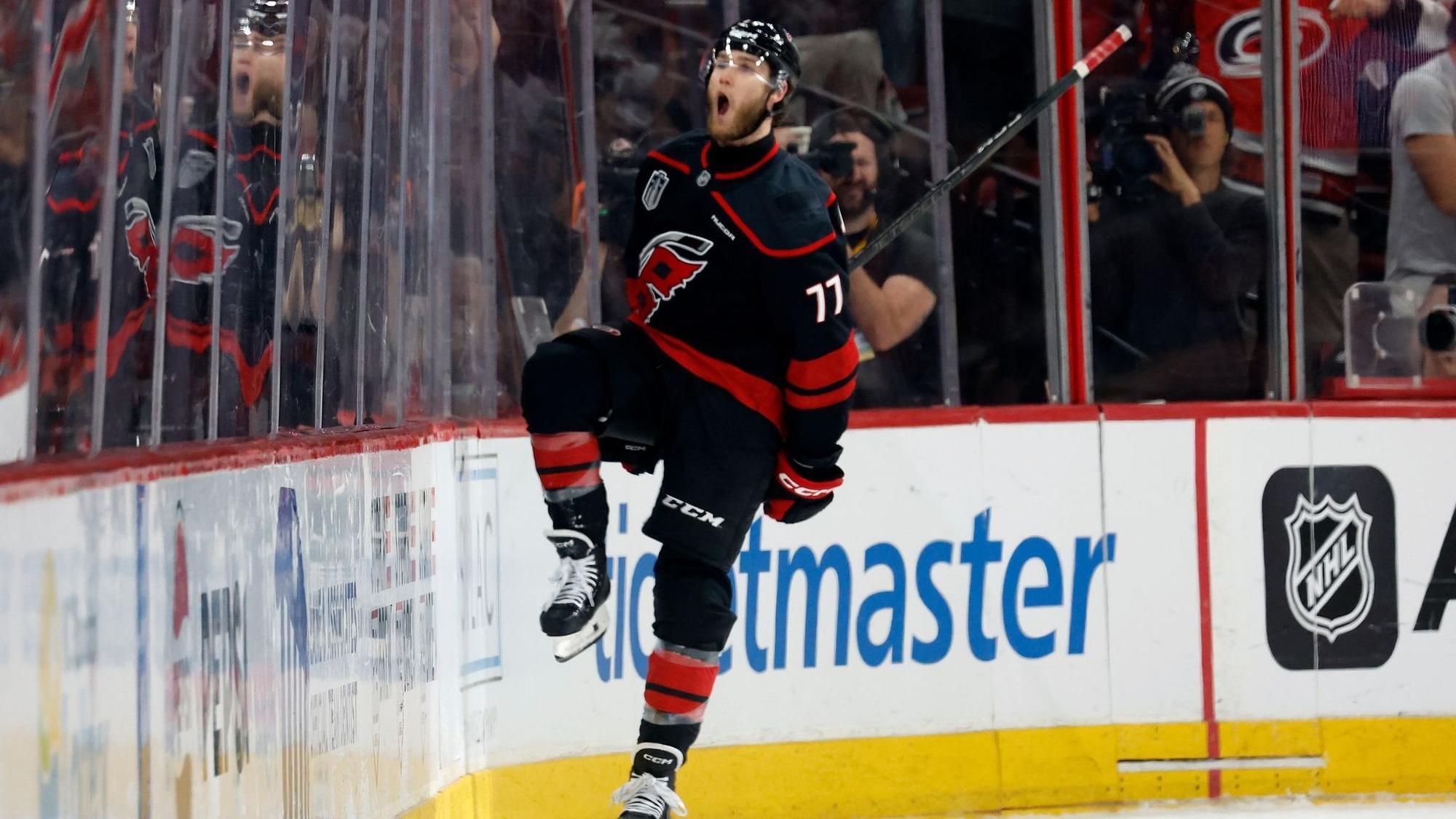 Carolina Hurricanes - Vegas Golden Knights