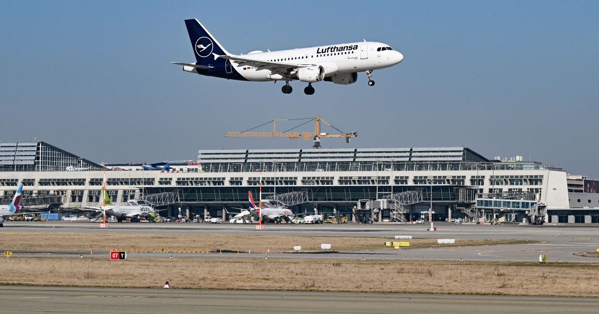 Emergency on board: Flight to Venice has to land in Stuttgart because of a ...