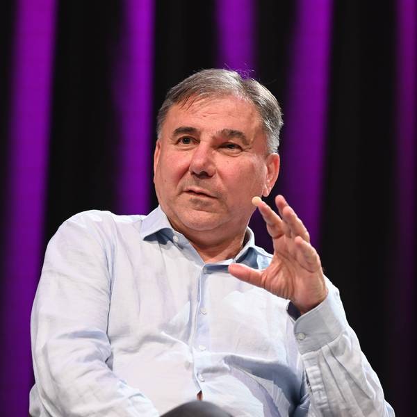 der bulgarische Politologe und Politikberater Ivan Krastev, ist Permanent Fellow am Institut für die Wissenschaften vom Menschen IWM in Wien, spricht auf der Bühne der Phil.Cologne, ein internationales Fest für Philosophie *** Bulgarian political scientist and political consultant Ivan Krastev, Permanent Fellow at the Institute for Human Sciences IWM in Vienna, will speak on stage at Phil Cologne, an international festival of philosophy