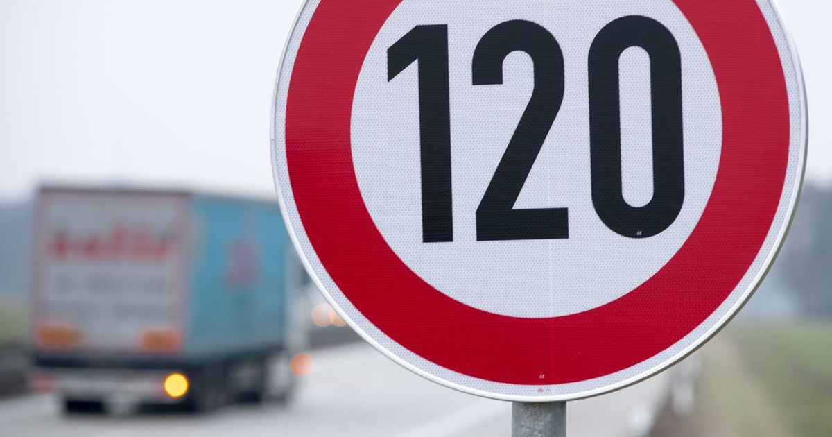 Streit um Tempo 120: Autofahrer klagt gegen Begrenzung auf der A1 bei ...