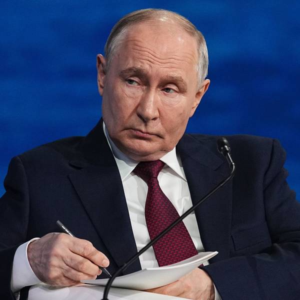 Der russische Präsident Wladimir Putin nimmt an einer Plenarsitzung auf dem Internationalen Wirtschaftsforum teil. (Archivbild)