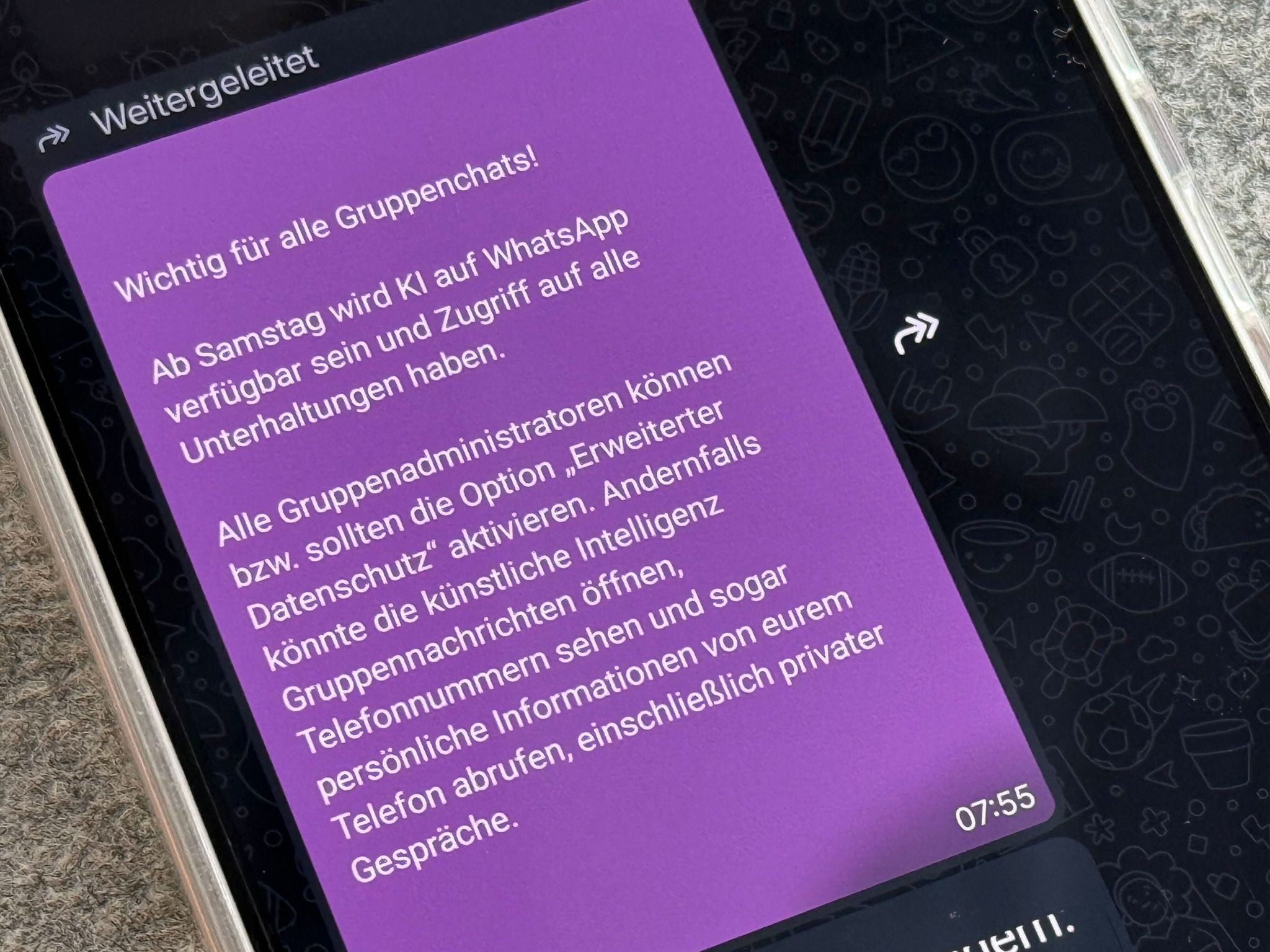 Ein Kettenbrief in einem Gruppenchat auf WhatsApp