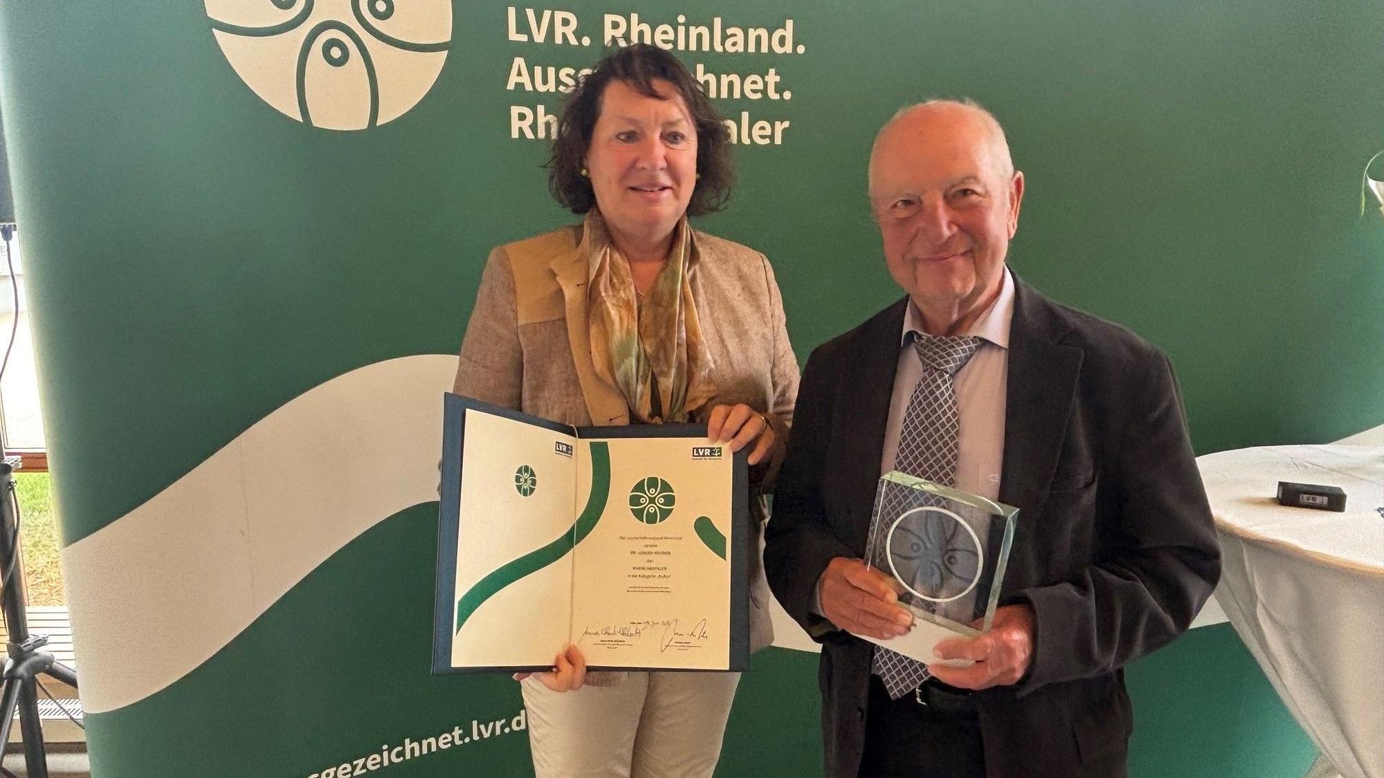 Dr. Jürgen Wegner und Anne Henk-Hollstein stehen nebeneinander.