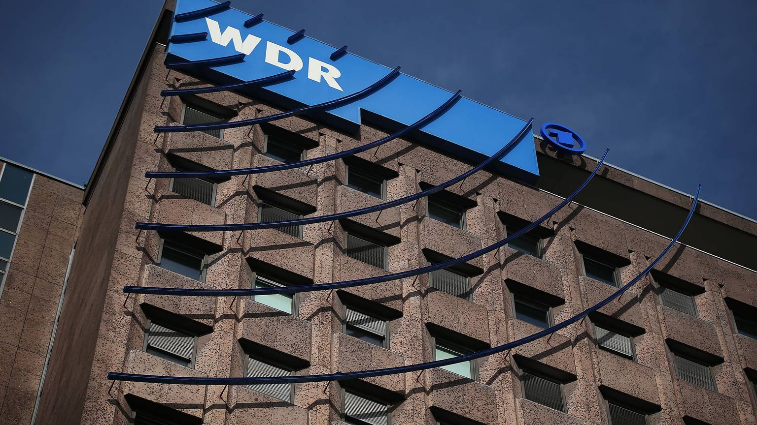 Der Kölner Sender WDR will seinen Radiosender Cosmo neuausrichten – und erntet dafür scharfe Kritik. (Archivbild)