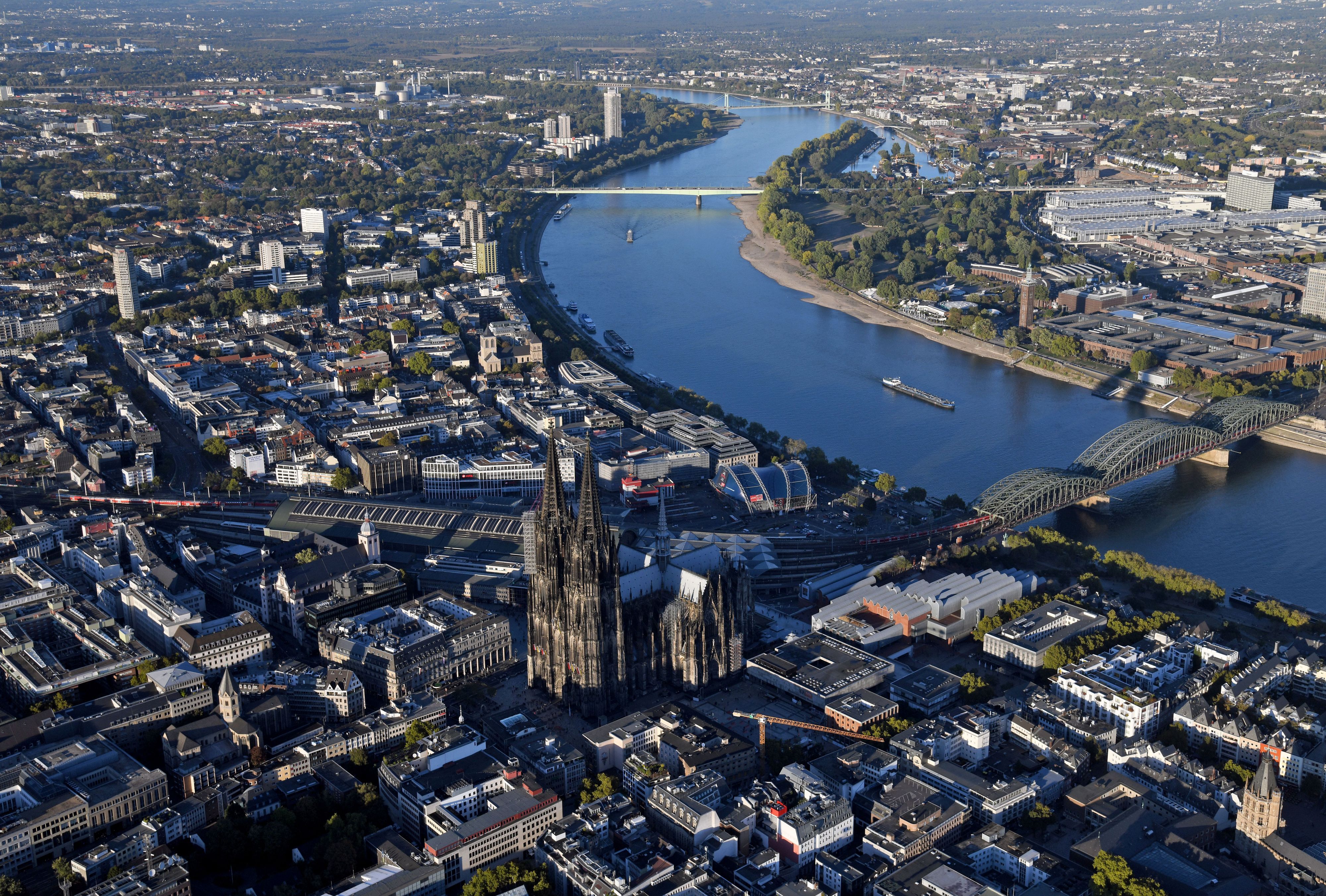Eine Luftaufnahme von Köln. (Archivbild)