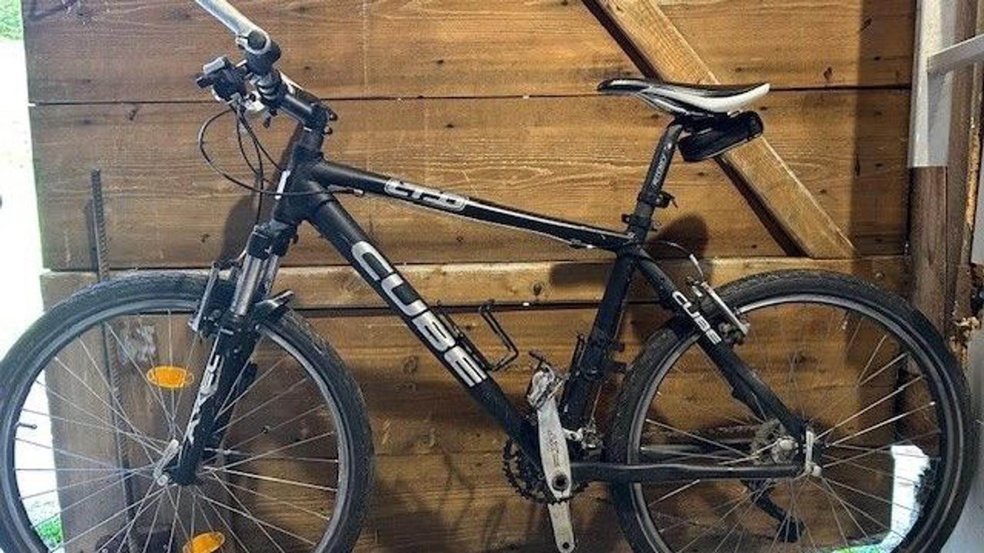 Das Fahrrad wurde neben der Leiche gefunden. Vermutlich war der Mann mit diesem Rad unterwegs.