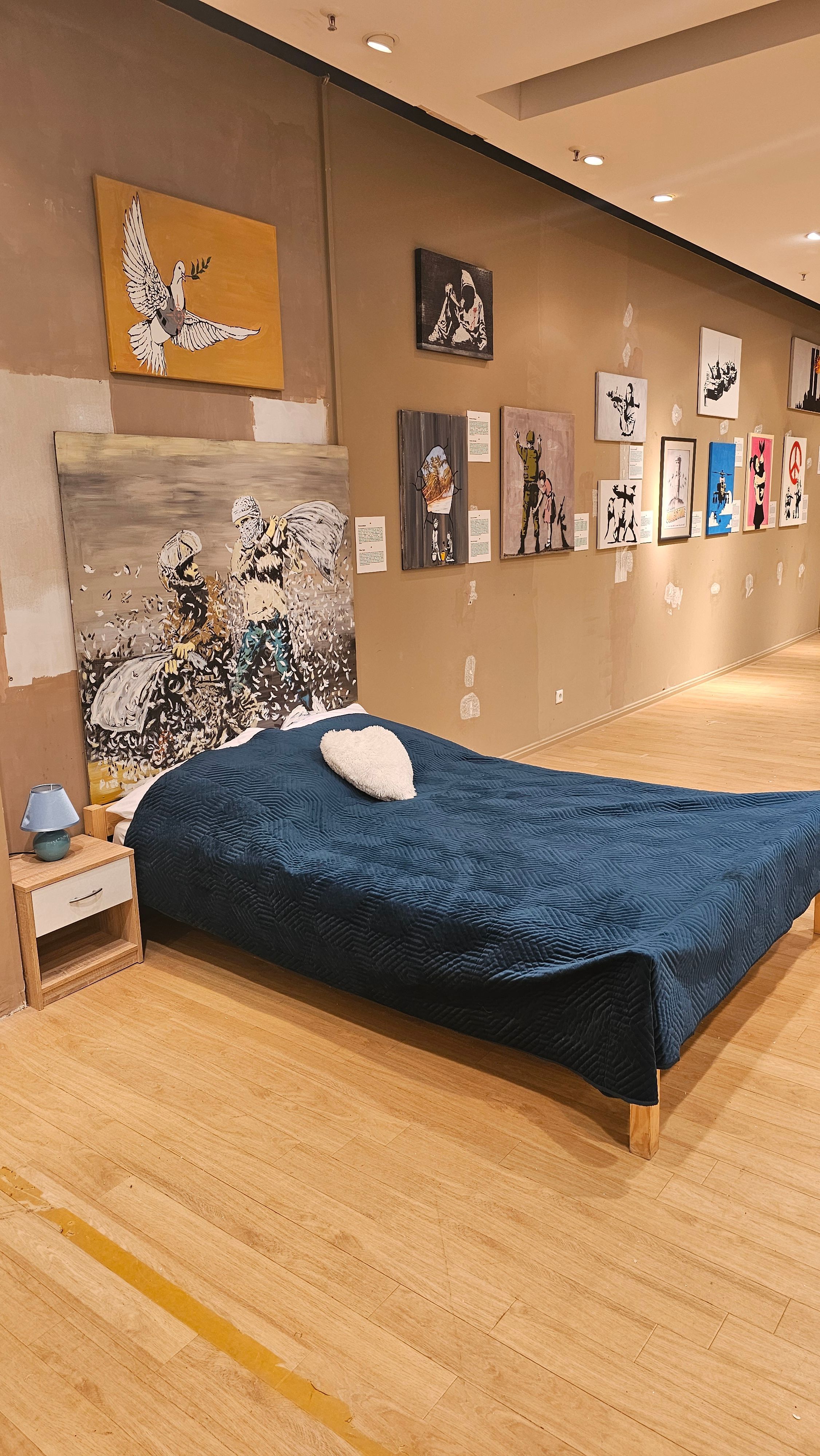 Die kostenfreie Banksy-Ausstellung im Rhein-Center in Köln-Weiden.