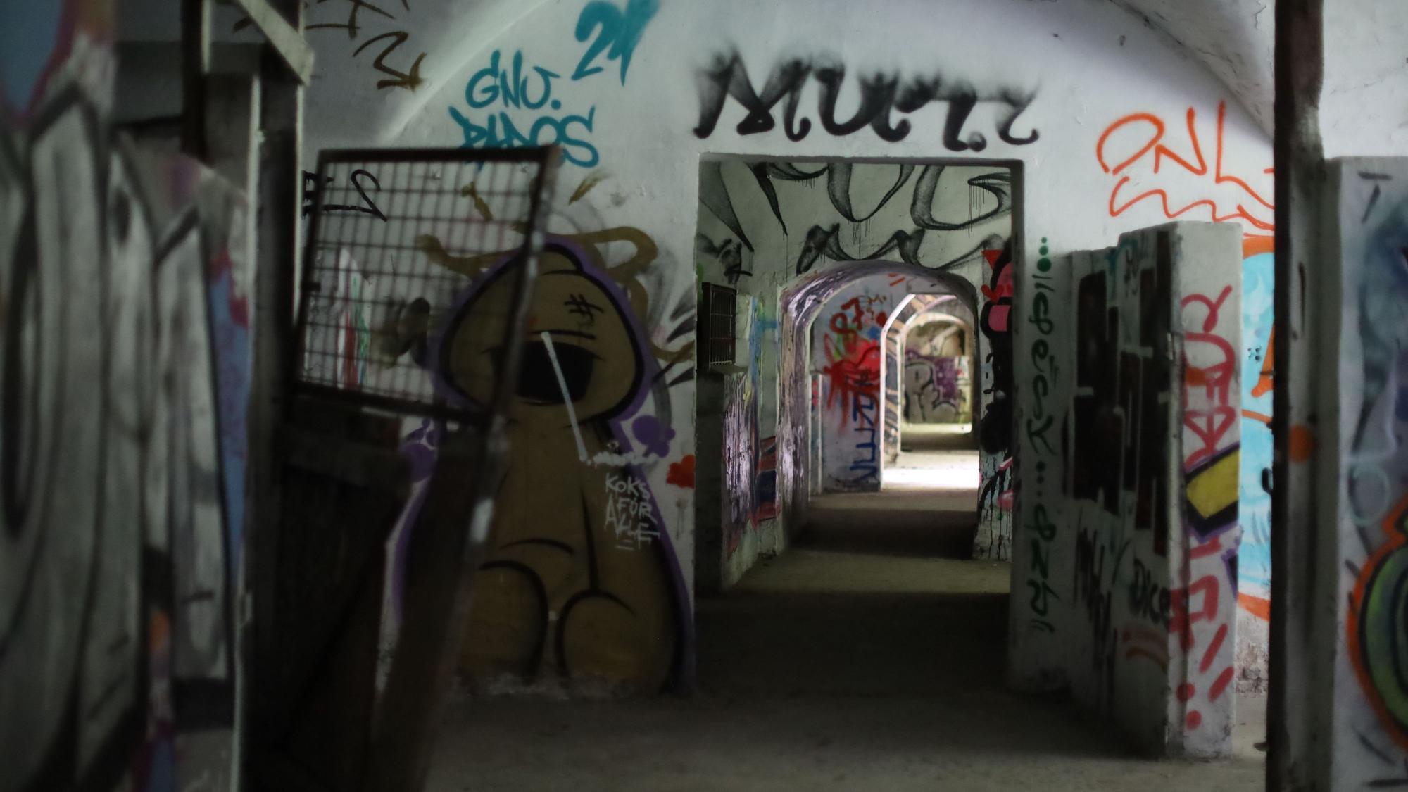 13.05.2026, Köln: Fort-Serie: Besuch beim Fort IX in Porz-Westhoven. Das Bauwerk war Teil des früheren preußischen Befestigungsrings rund um Köln.
Foto: Arton Krasniqi