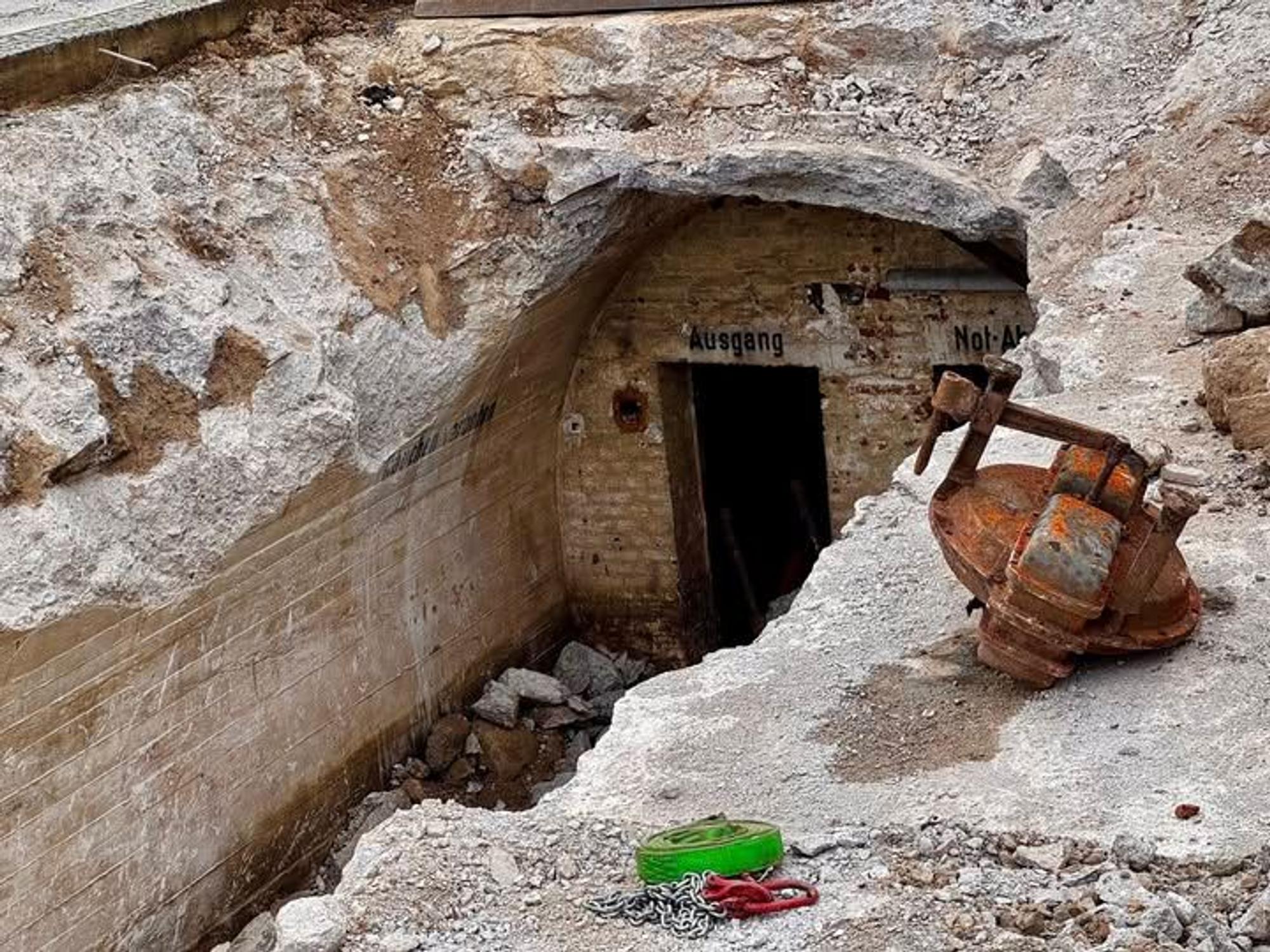 Blick auf den unterirdischen Bunker in der Berta-Lungstras-Straße in Bonn.