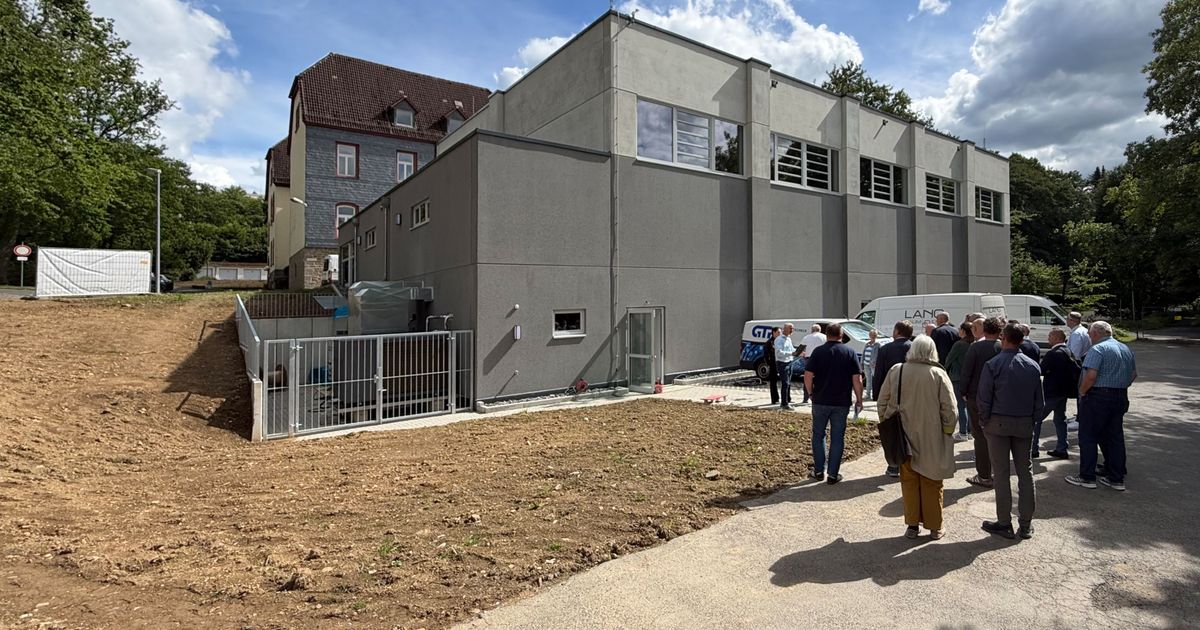 Infrastruktur-Neue-Sporthalle-in-Waldbr-l-steht-kurz-vor-der-Fertigstellung