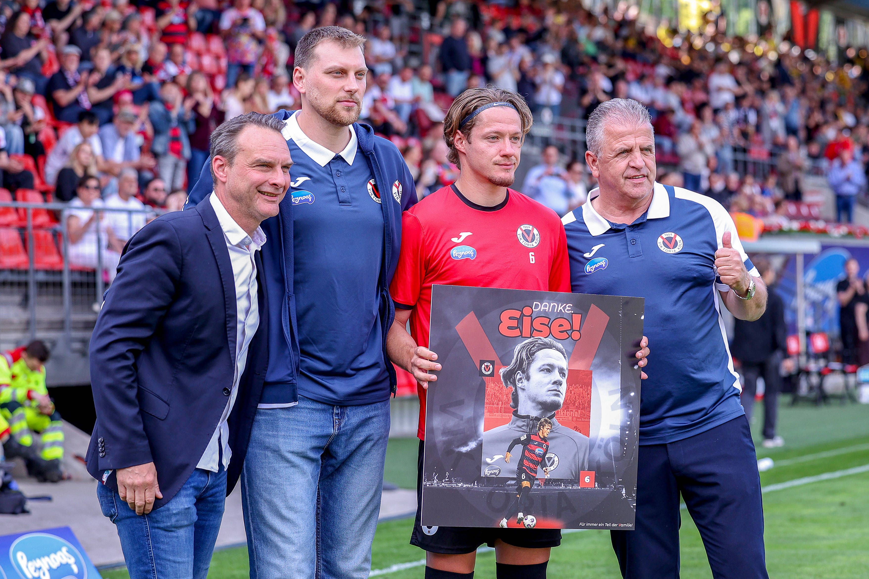 10.05.2026, xsefx, Fußball, 3.Liga, FC Viktoria Köln - Alemannia Aachen, 37. Spieltag, Sportpark Höhenberg, Saison 2025 2026: Verabschiedung von Tobias Eisenhuth Viktoria Köln, 6 DFB regulations prohibit any use of photographs as image sequences and or quasi-video. Photo: xSabinexEffgenxPressefotoKochx Nordrhein-Westfalen Deutschland *** 10 05 2026, xsefx, Football, 3 Liga, FC Viktoria Köln Alemannia Aachen, 37 Matchday, Sportpark Höhenberg, Season 2025 2026 Farewell to Tobias Eisenhuth Viktoria Köln, 6 DFB regulations prohibit any use of photographs as image sequences and or quasi video Photo xSabinexEffgenxPressefotoKochx Nordrhein Westfalen Germany