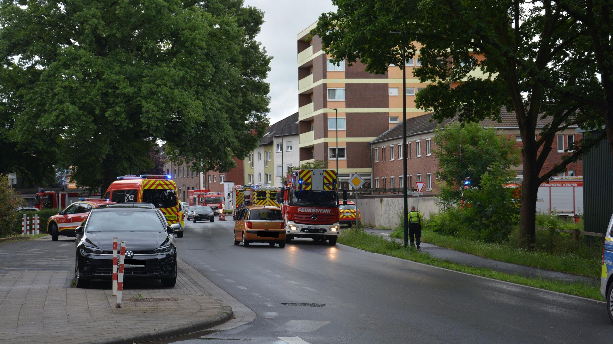 Mit massiven Kräften war die Feuerwehr nach Kerpen-Horrem ausgerückt. Durch schnelles Eingreifen konnte Schlimmes verhindert werden.