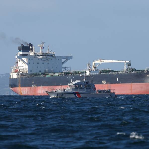 Ein Schiff der französischen Marine hat erst vor zwei Wochen den russischen Öltanker „Tagor“ geentert, der im Verdacht steht, unter falscher kamerunischer Flagge zu fahren. (Archivbild)