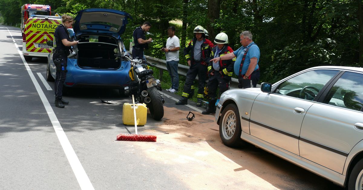 Wahnbachtalstra-e-Motorradfahrer-bei-Unfall-in-Neunkirchen-Seelscheid-leicht-verletzt