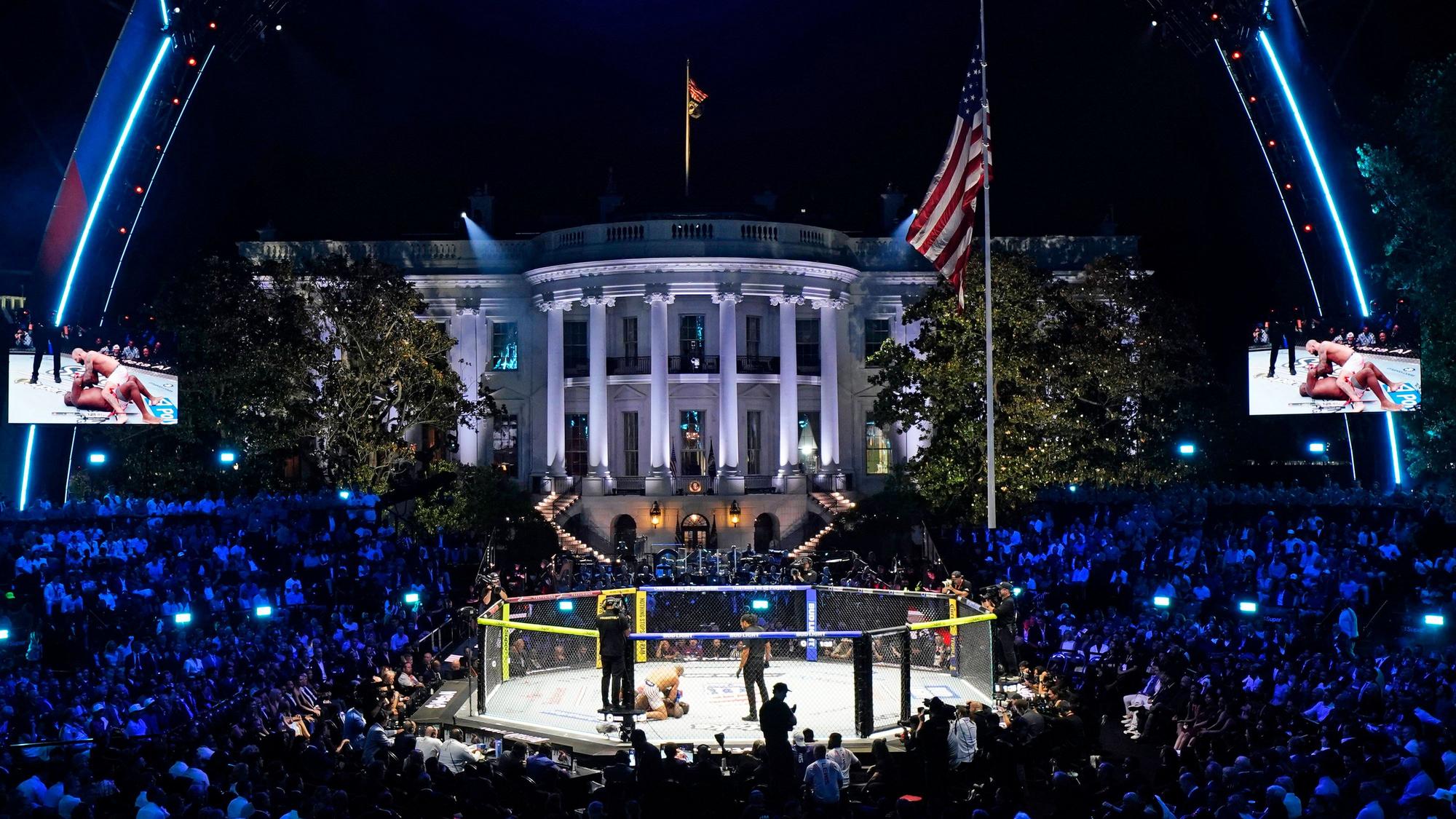Vor dem Weißen Haus ließ Donald Trump UFC-Kämpfer antreten.