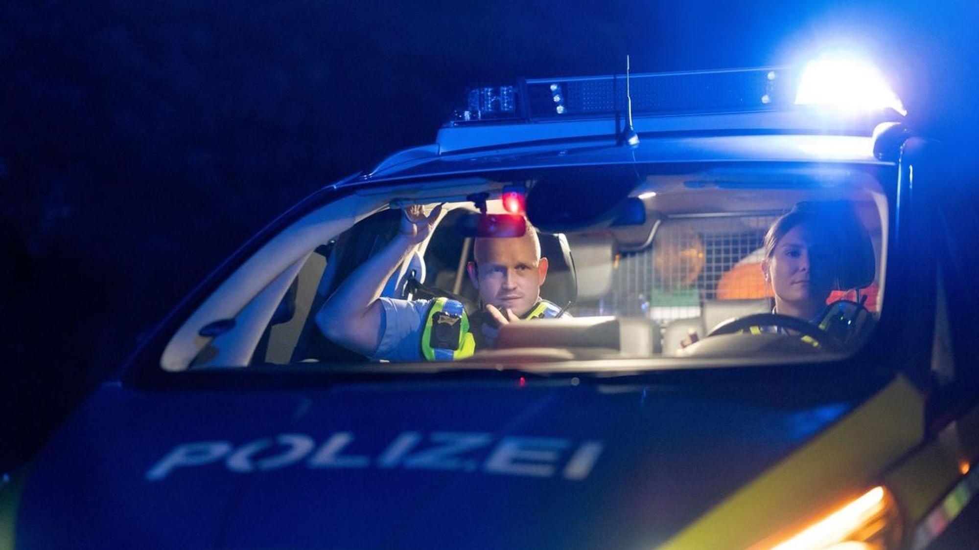 Ein Streifenwagen der Polizei. (Symbolbild)