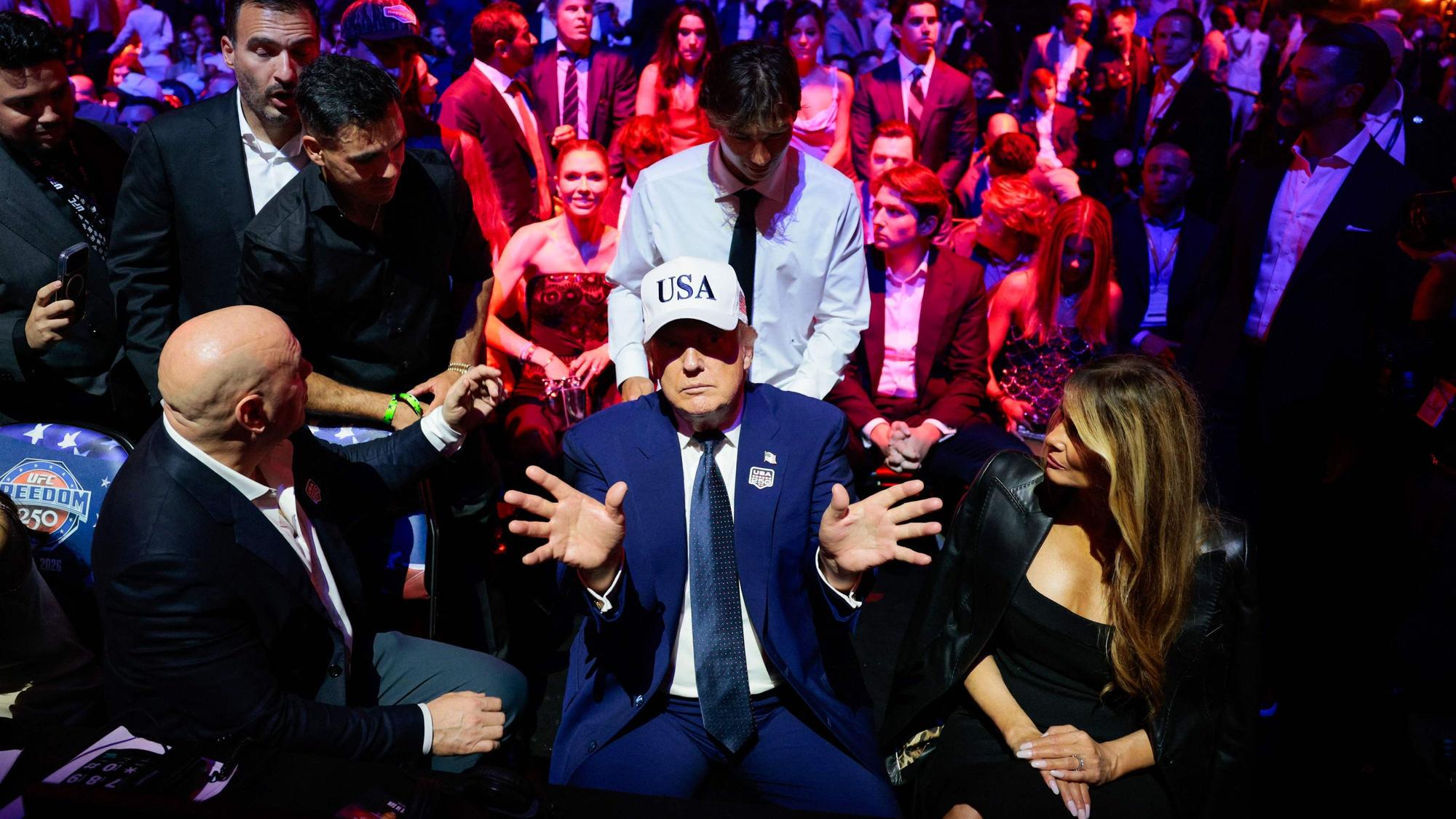 Donald Trump bei den MMA-Kämpfen vor dem Weißen Haus
