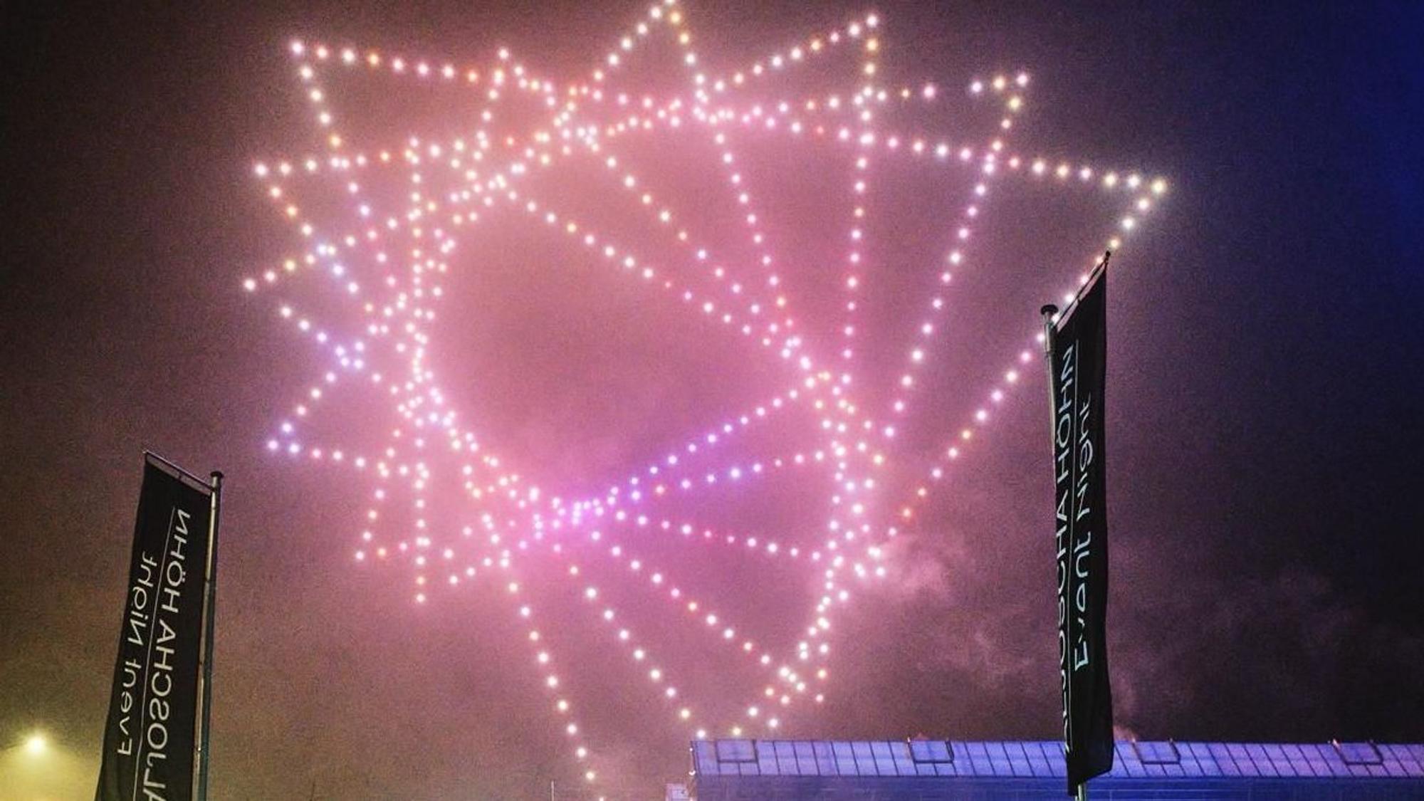 Eine Drohnenshow ist Teil der Summerdisco auf dem Festplatz Ohler Wiesen.