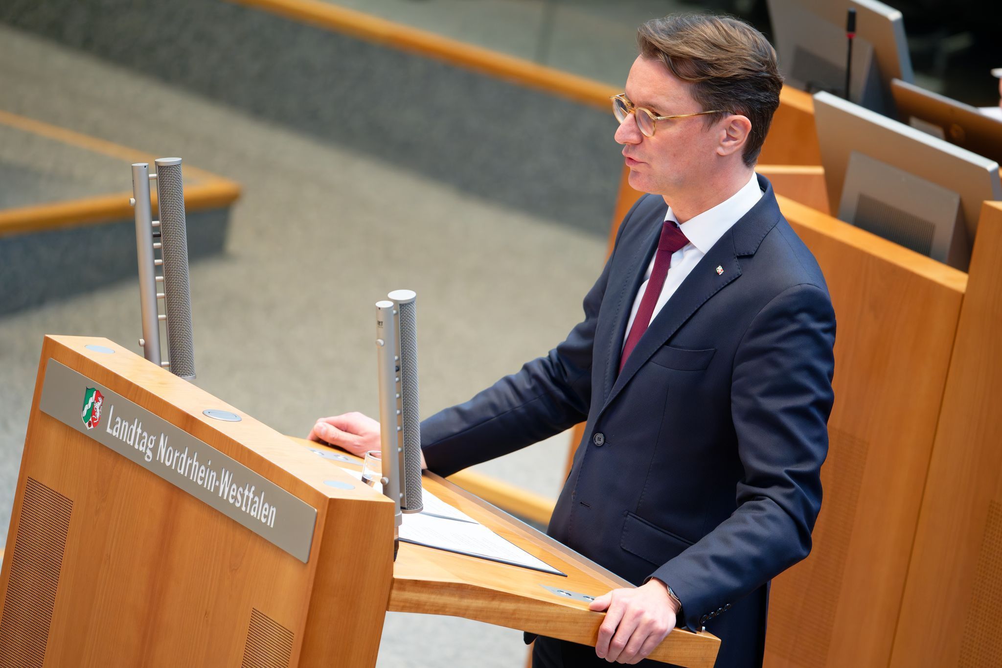 Hendrik Wüst bei Rede im Landtag