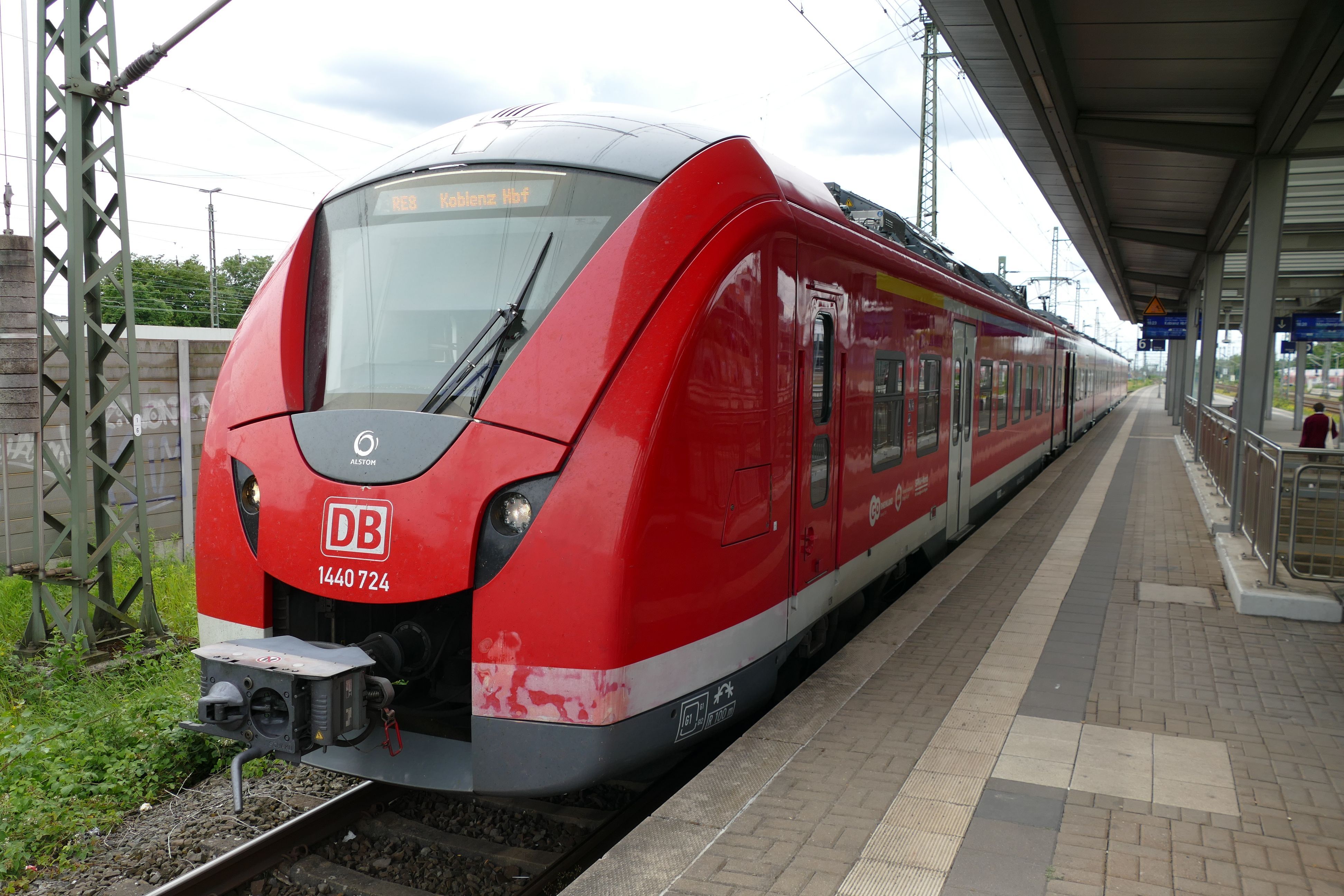Der RE 8 am Troisdorfer Bahnhof fährt ab 10. Juli fünf Monate lang nicht in Richtung Koblenz