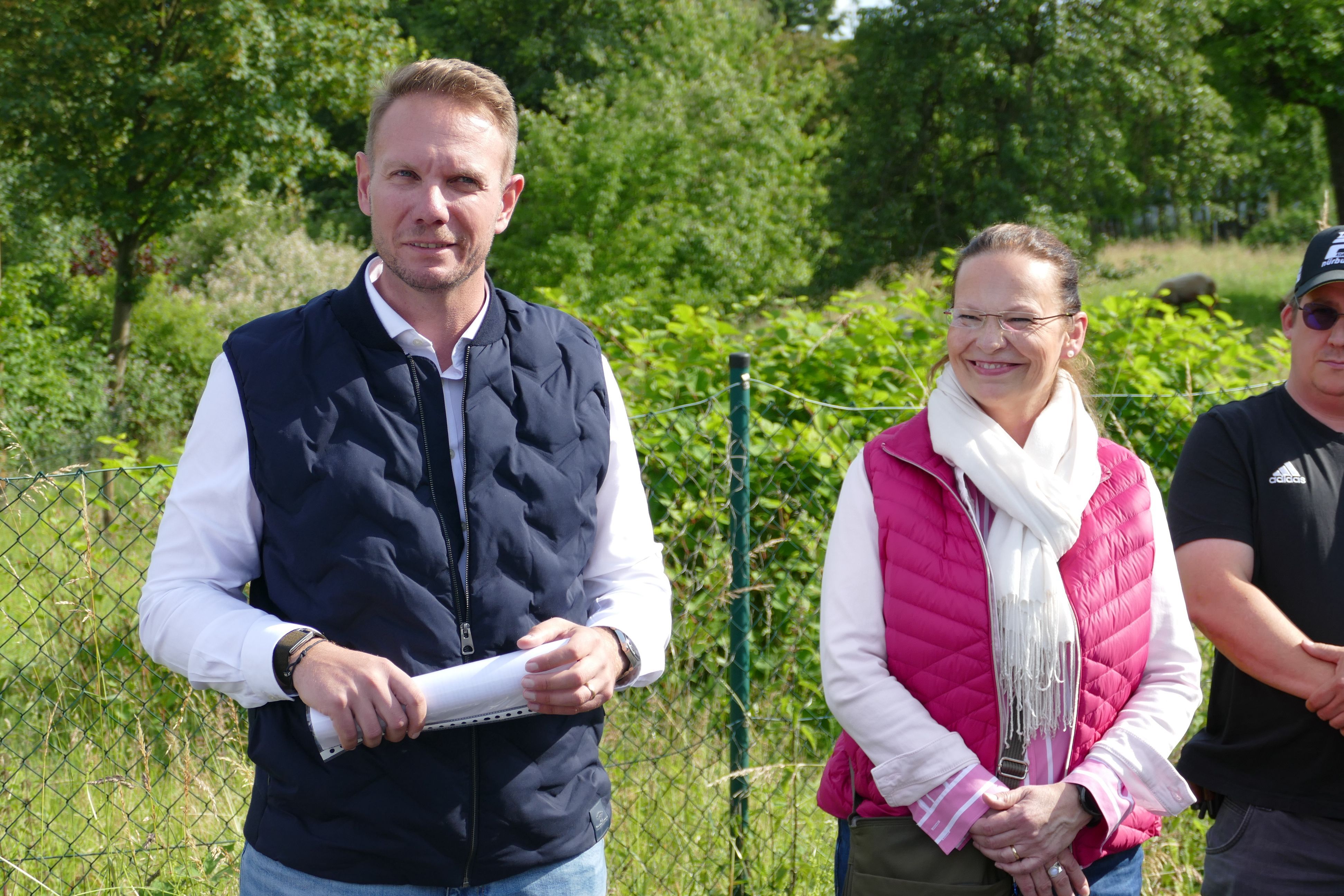 Sebastian Schiefer und Annette Lipinski von der Bürgerinitiative „Sichere B8 Hennef-Lichtenberg“.