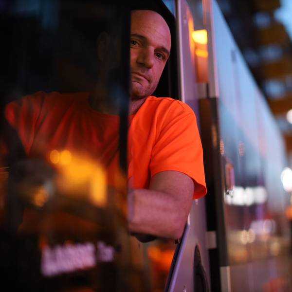 15.06.2026, Köln: Unterwegs mit der AWB: 100 Kaugummis pro Quadratmeter Nacht für Nacht im Einsatz gegen den Schmodder auf der Hohe Straße mit Jörg Gillies. Foto: Arton Krasniqi