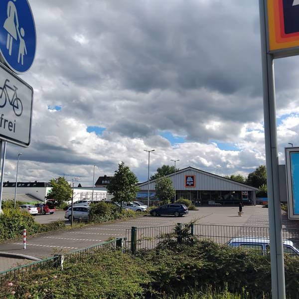Der Aldi-Markt an der Hauptstraße Ecke Eisenerzstraße
