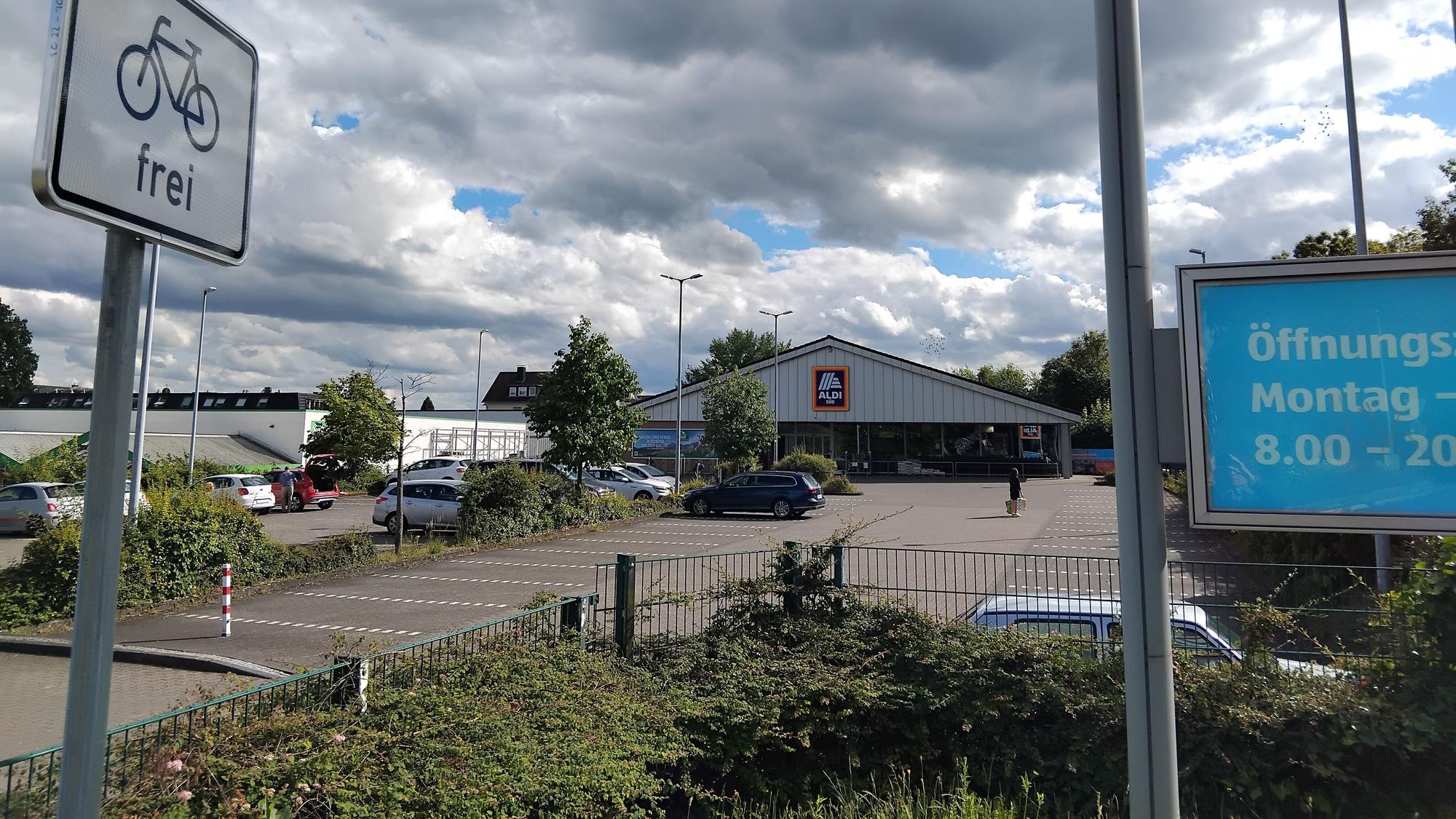 Der Aldi-Markt an der Hauptstraße Ecke Eisenerzstraße