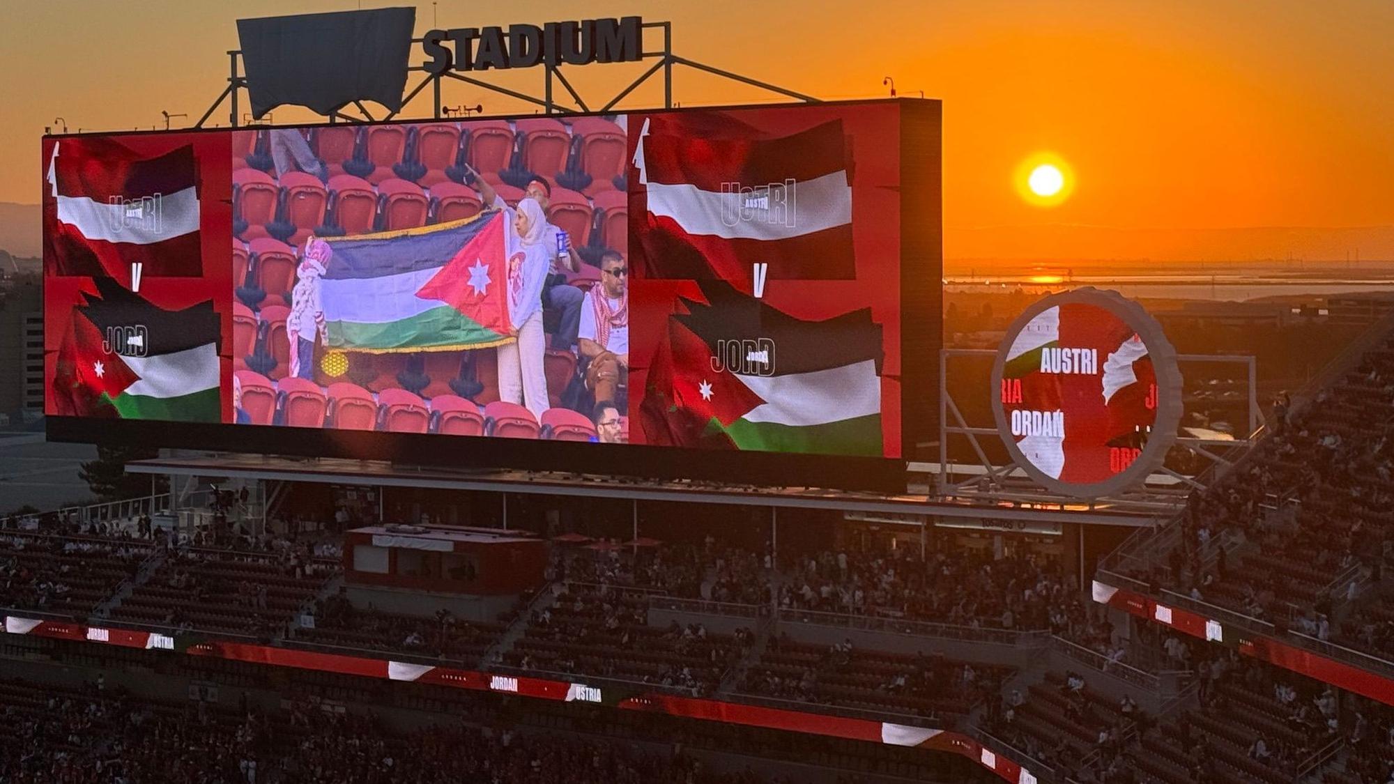 Sonnenuntergang am Stadion