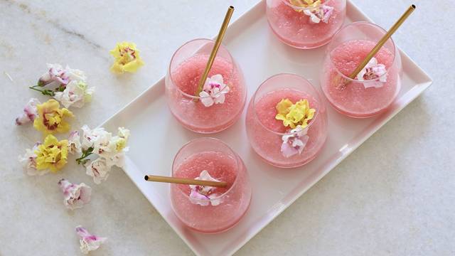 Alkoholfreier Frosé auf Basis von Cold Brew Tea
