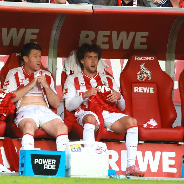 1. FC Köln vs. FC Augsburg, 7. Spieltag, 18.10.2025, 15.30 Uhr, von links: Dominique Heintz, Luca Waldschmidt (1. FC Köln), Bild: Herbert Bucco