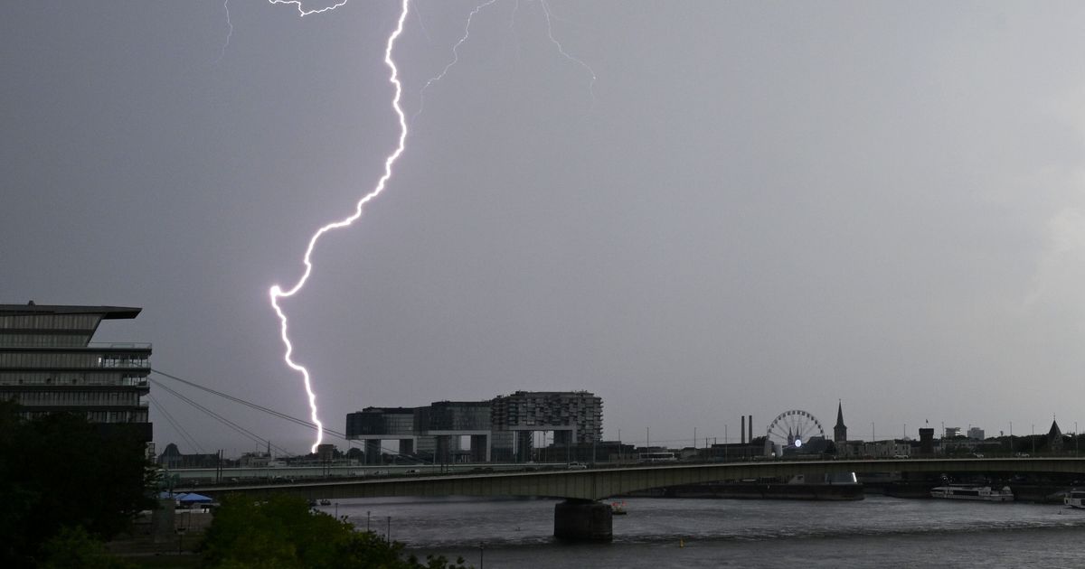 Official severe weather warning: Severe thunderstorms are moving across ...
