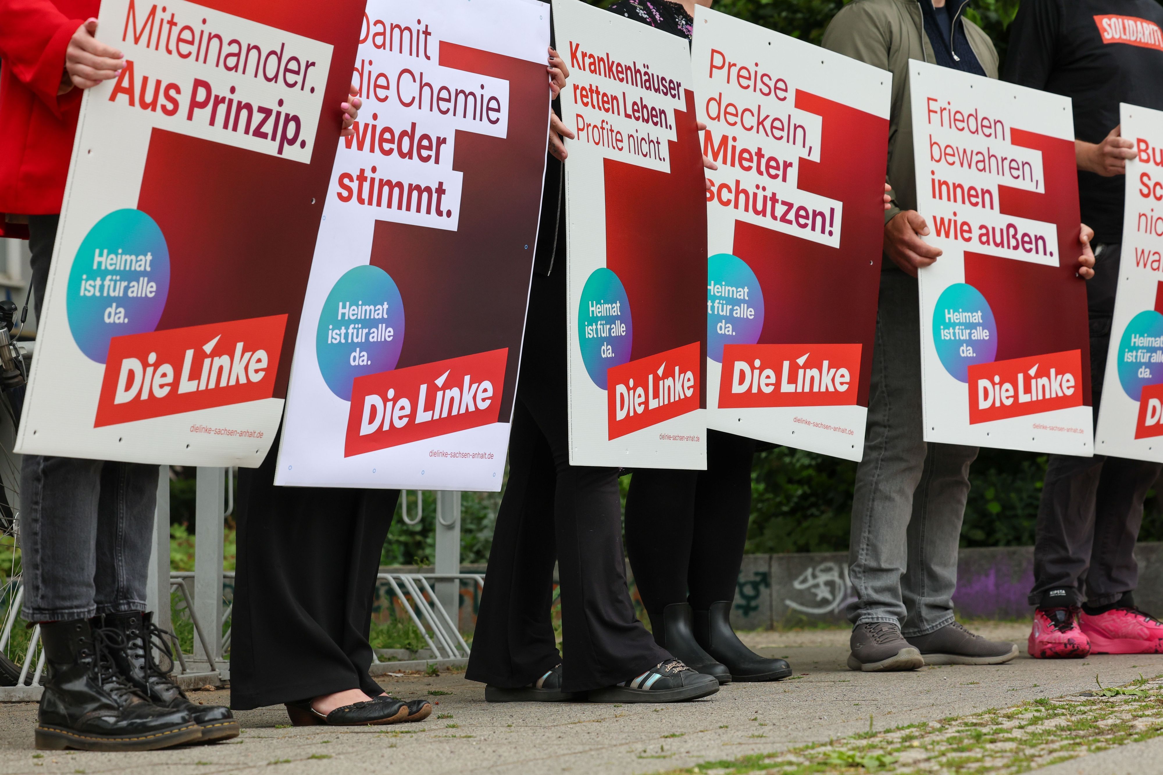 Zentrale Orte für Wahlplakate statt einer flächendeckenden Plakatierung fordern die Lindlarer Linken.