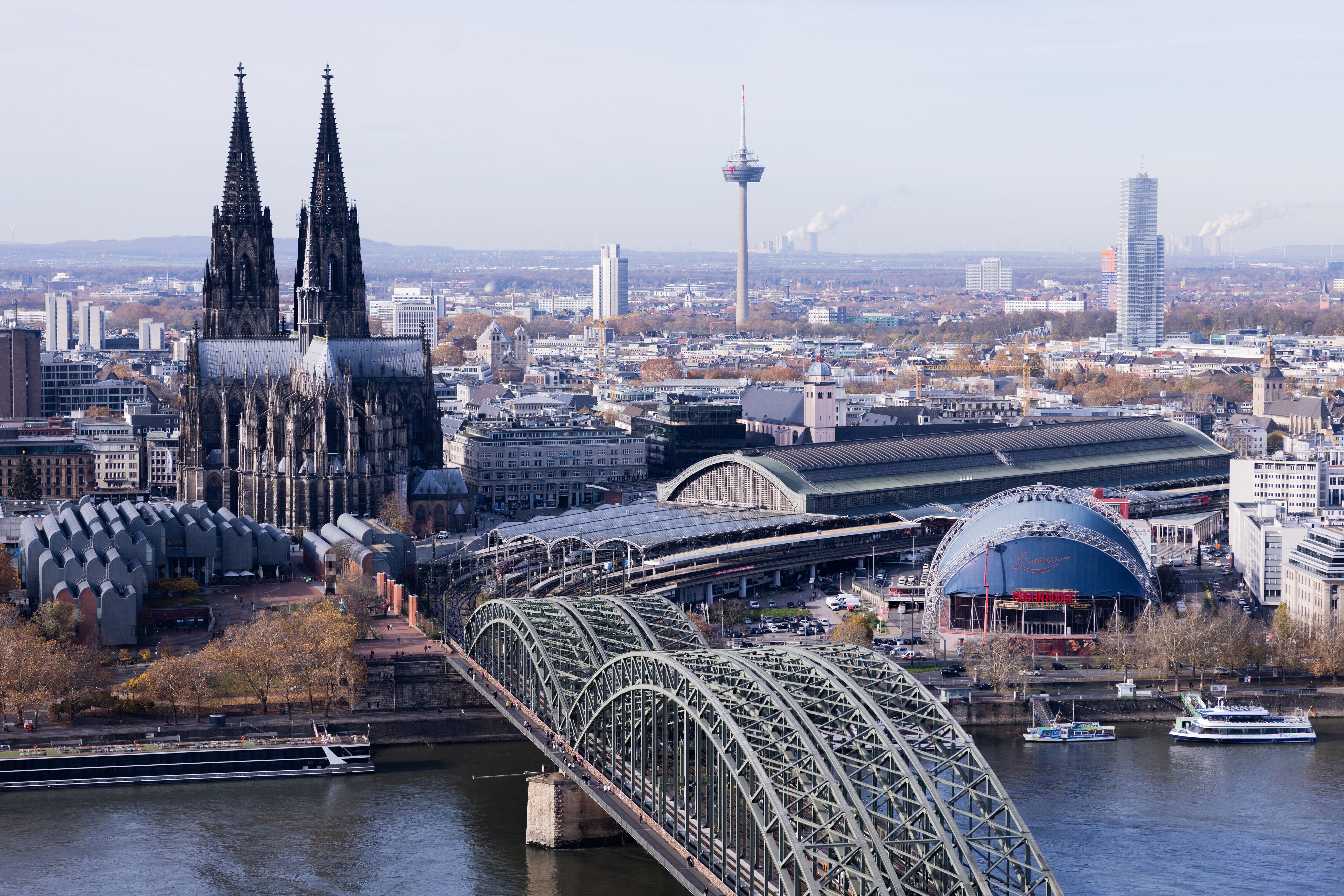 Der Kölner Hauptbahnhof wird im Januar 2027 erneut für elf Tage gesperrt. (Archivbild)