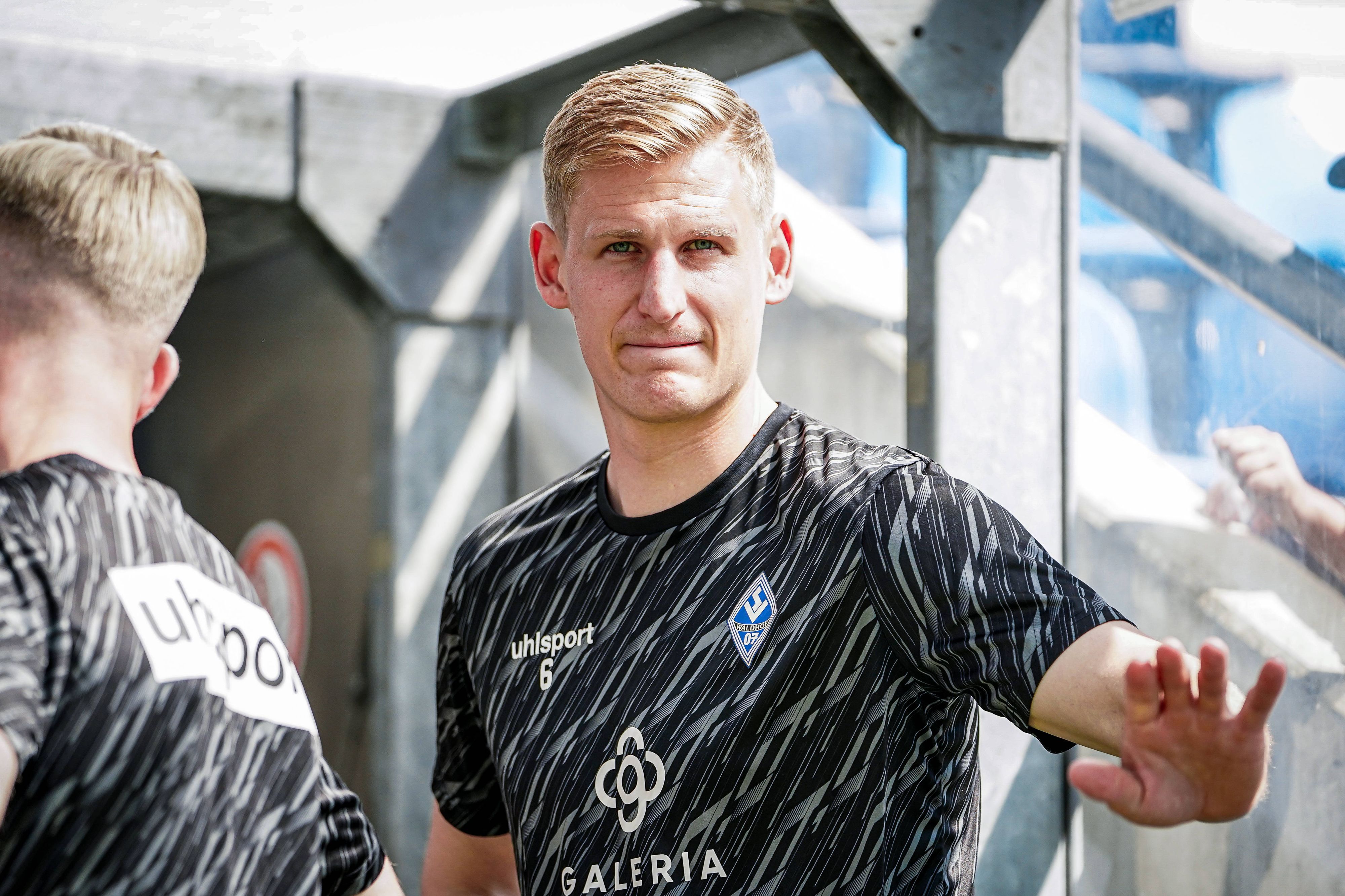 Deutschland: Fussball: bfv-Rothaus-Pokal 2025 / 2026 , Finale - VfR Mannheim vs SV Waldhof Mannheim - Carl-Benz-Stadion Mannheim : Niklas Hoffmann SV Waldhof Mannheim, 6 Mimik, Gesichtsausdruck *** Germany Soccer bfv Rothaus Pokal 2025 2026 , Final VfR Mannheim vs SV Waldhof Mannheim Carl Benz Stadion Mannheim Niklas Hoffmann SV Waldhof Mannheim, 6 Mimic, facial expression Copyright: xBennetxLongx