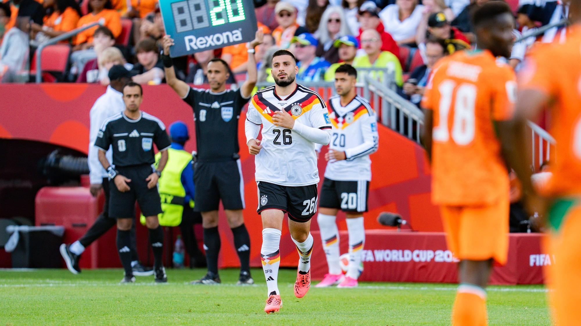 Deniz Undav wird eingewechselt.