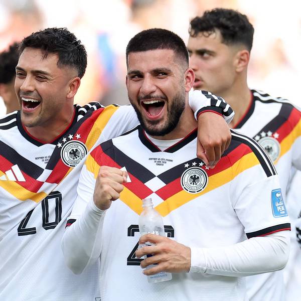Nadiem Amiri und Deniz Undav jubeln gegen die Elfenbeinküste.